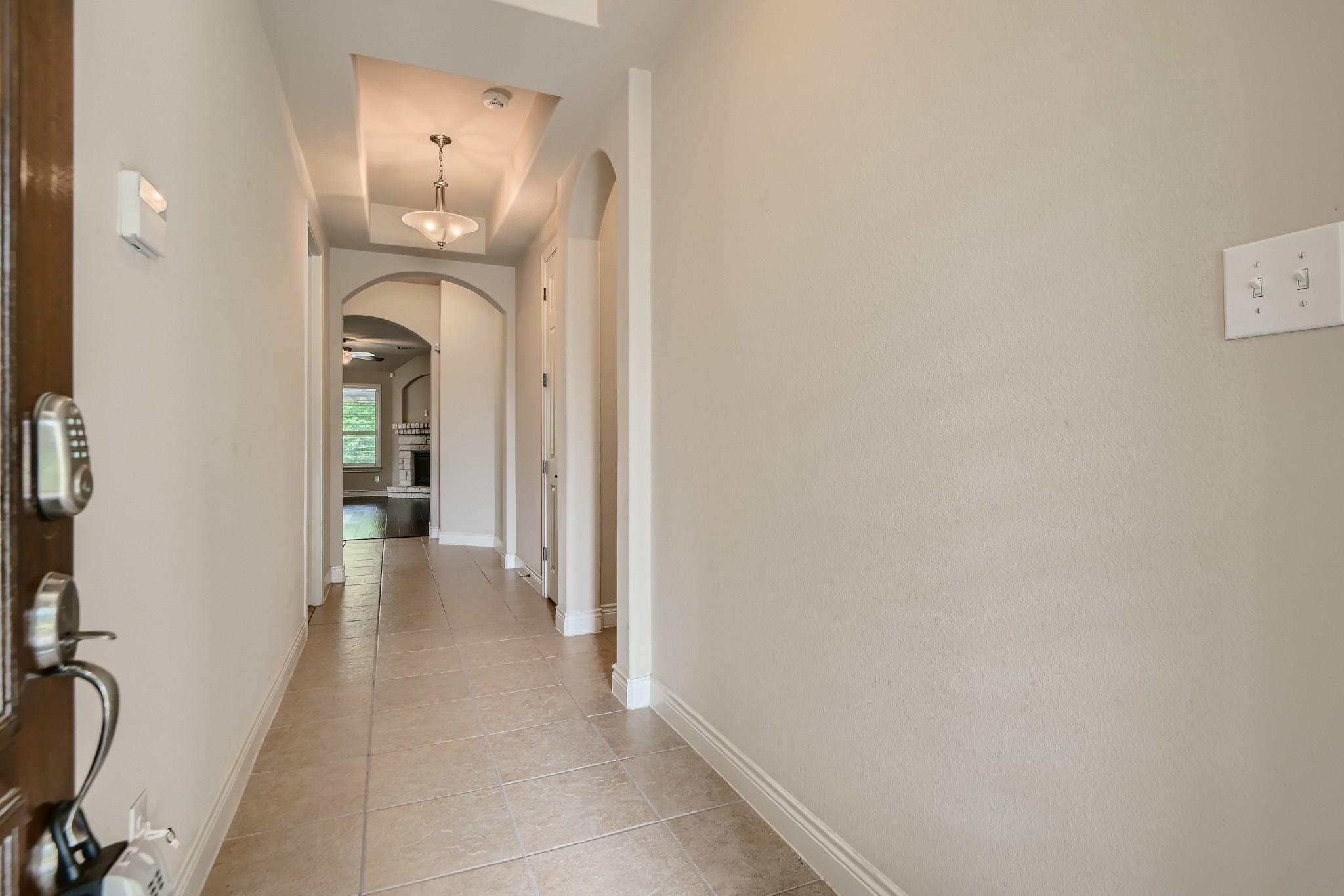 400 Entrada Way Property Photo 2