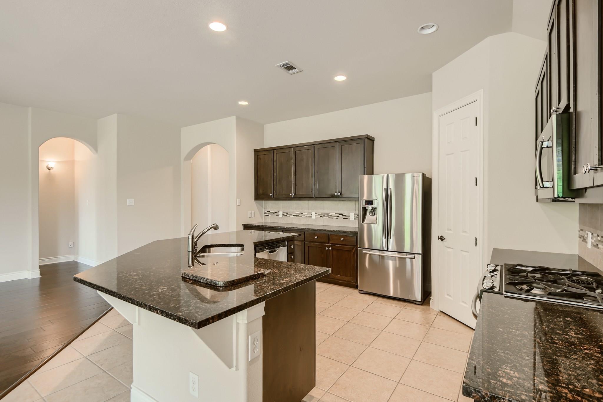 400 Entrada Way Property Photo 6