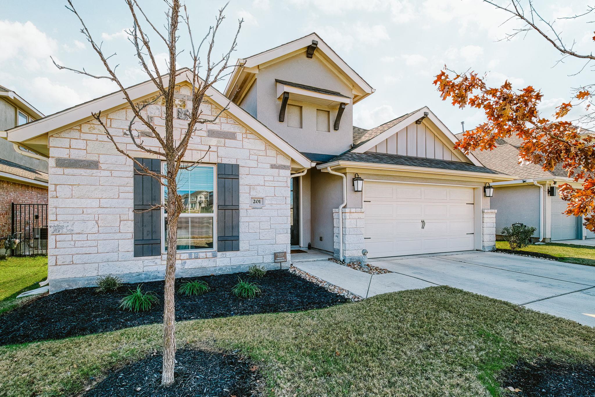 201 Crimson Rose Ct Property Photo