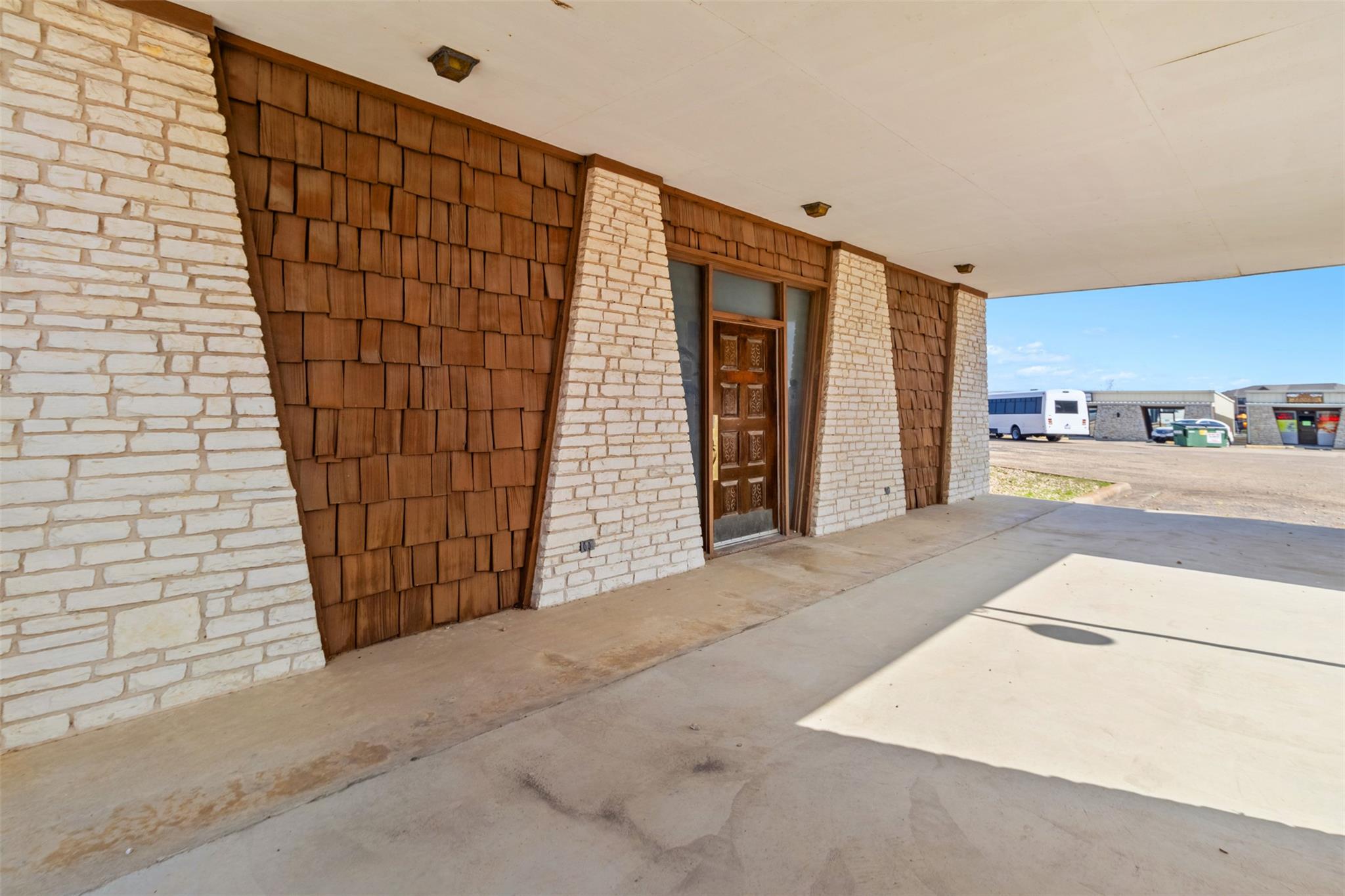 2900 Trimmier Rd Property Photo 2