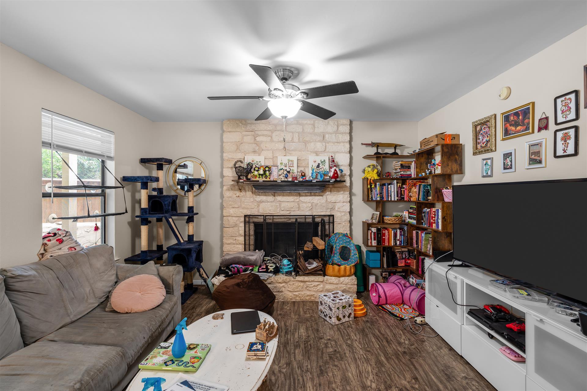 6489 Hart Ln Property Photo 5