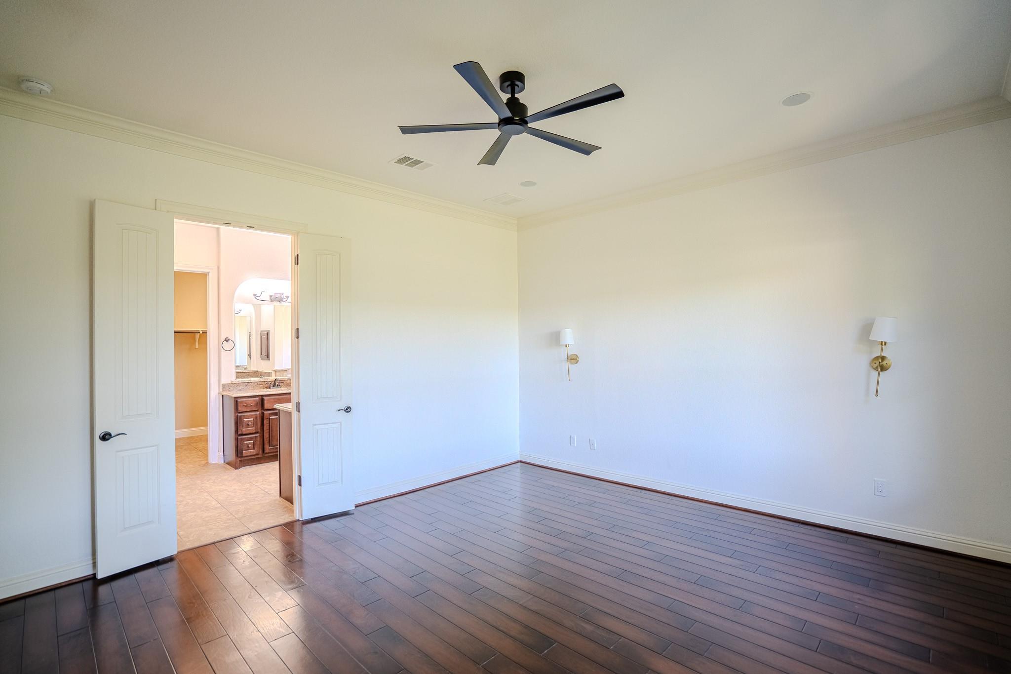 121 Feritti Dr Property Photo 18