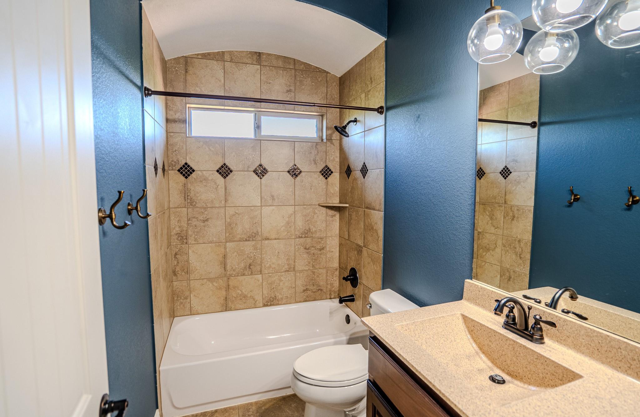 121 Feritti Dr Property Photo 22