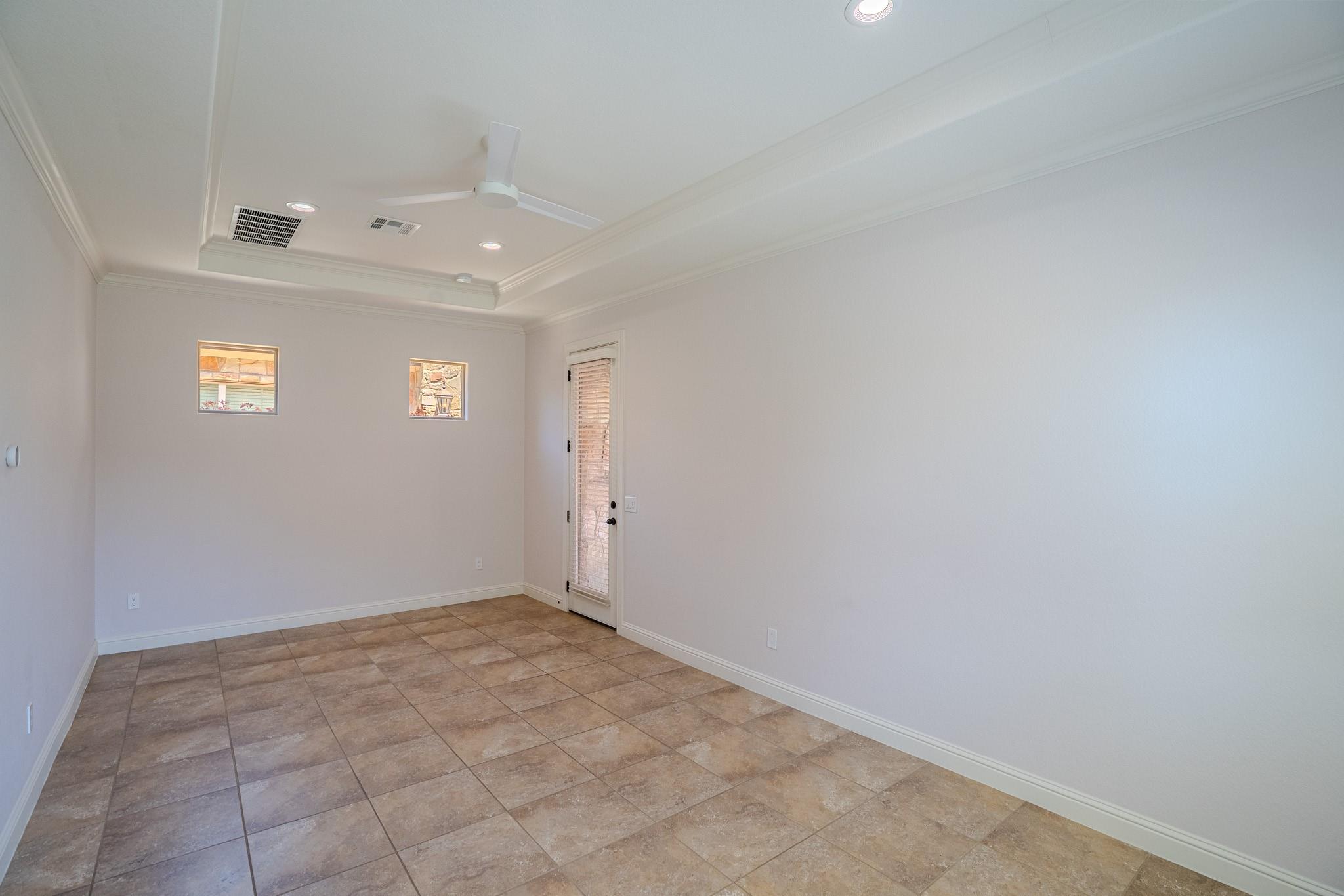 121 Feritti Dr Property Photo 29