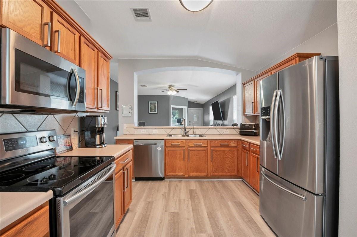 104 Bubbling Brook Dr Property Photo 4