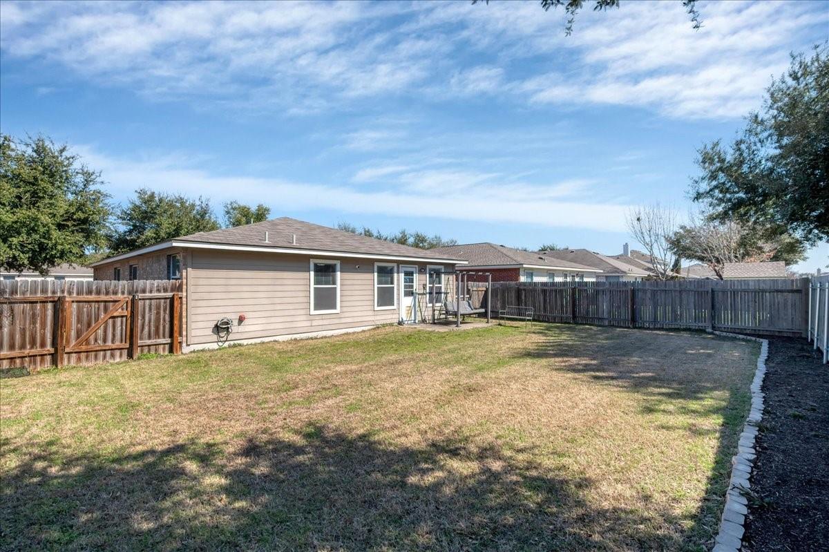 104 Bubbling Brook Dr Property Photo 28
