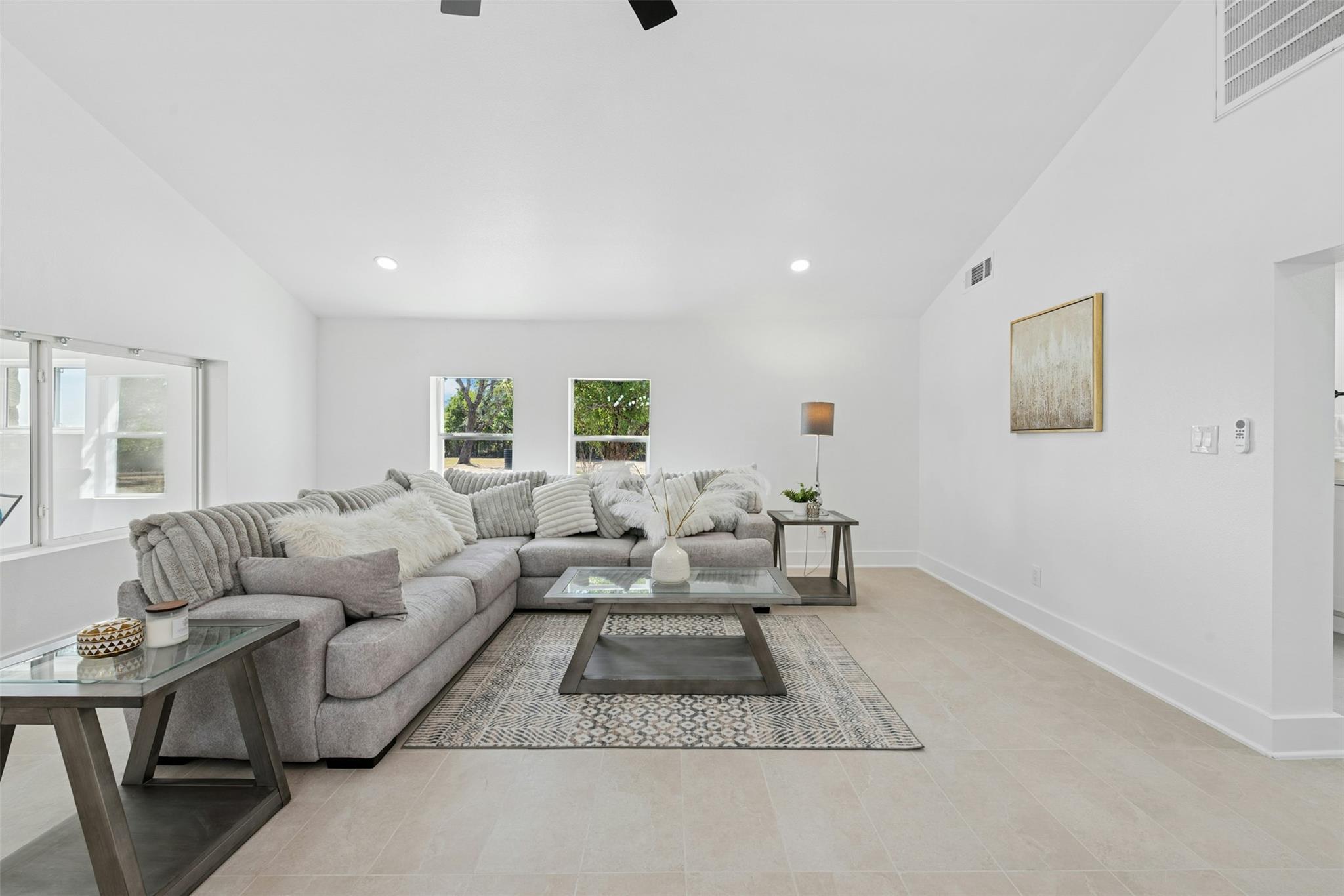 14300 Summit View Dr Property Photo 6