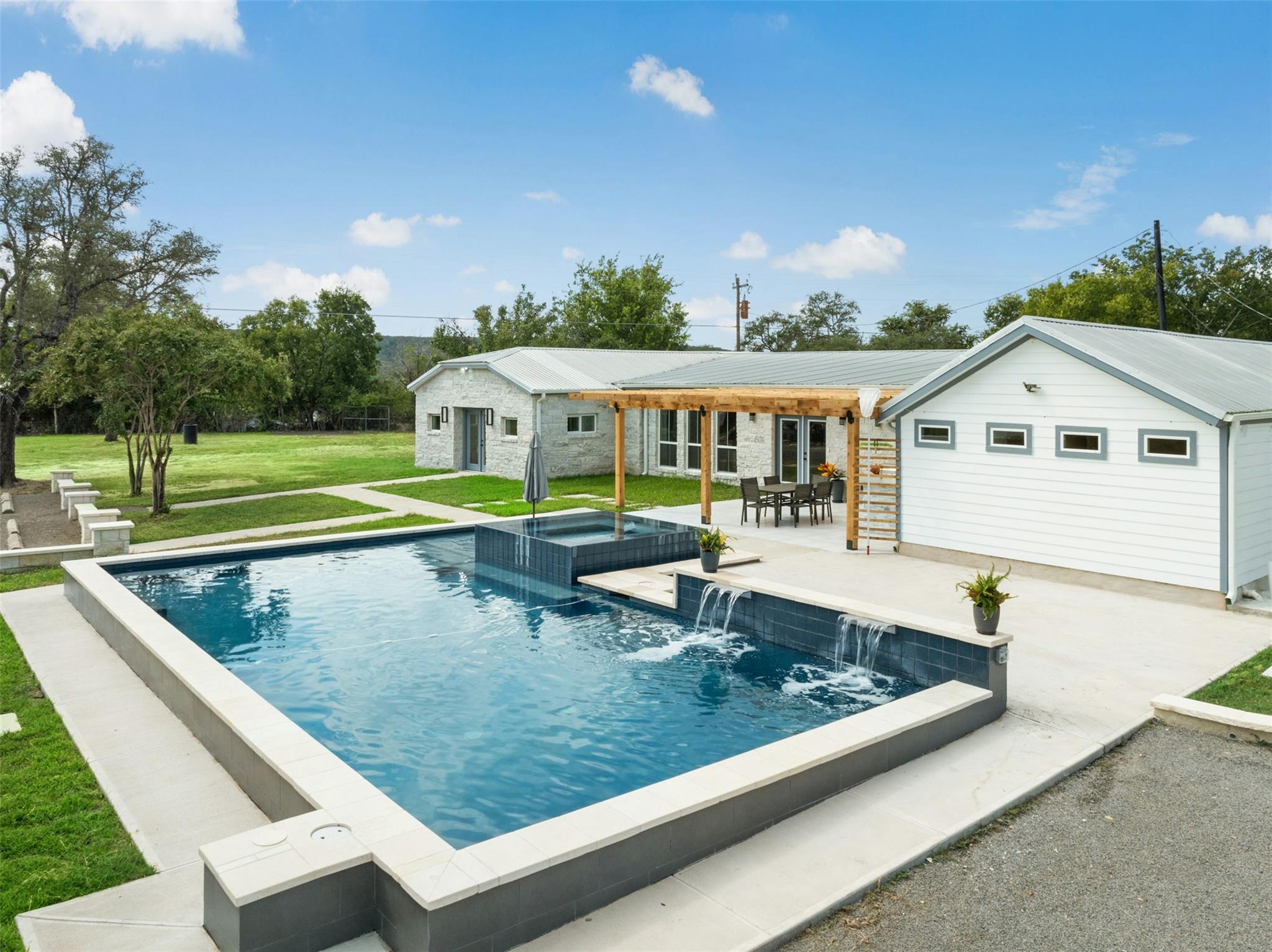 14300 Summit View Dr Property Photo 32