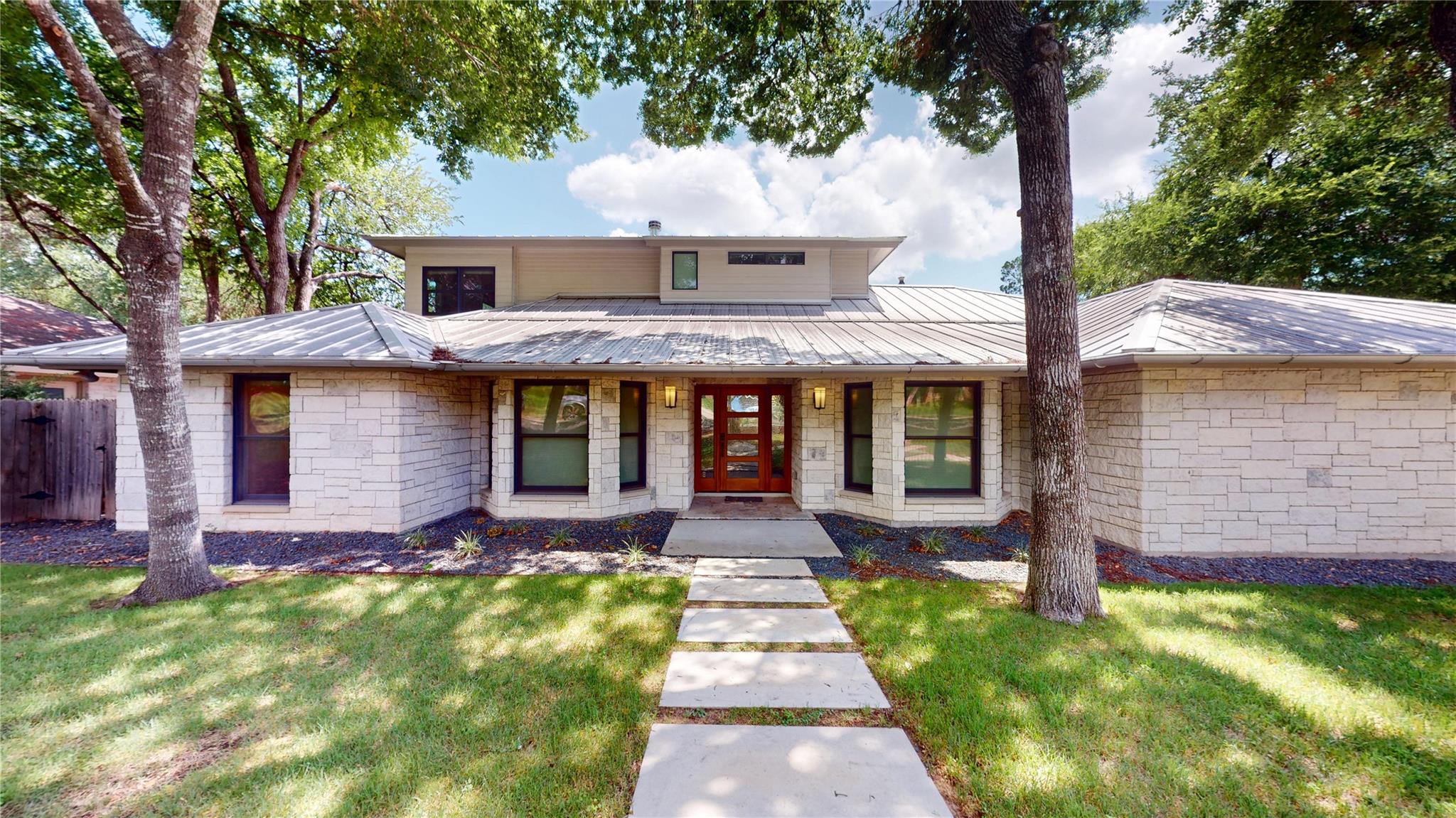3102 Foxfire Dr Property Photo 1