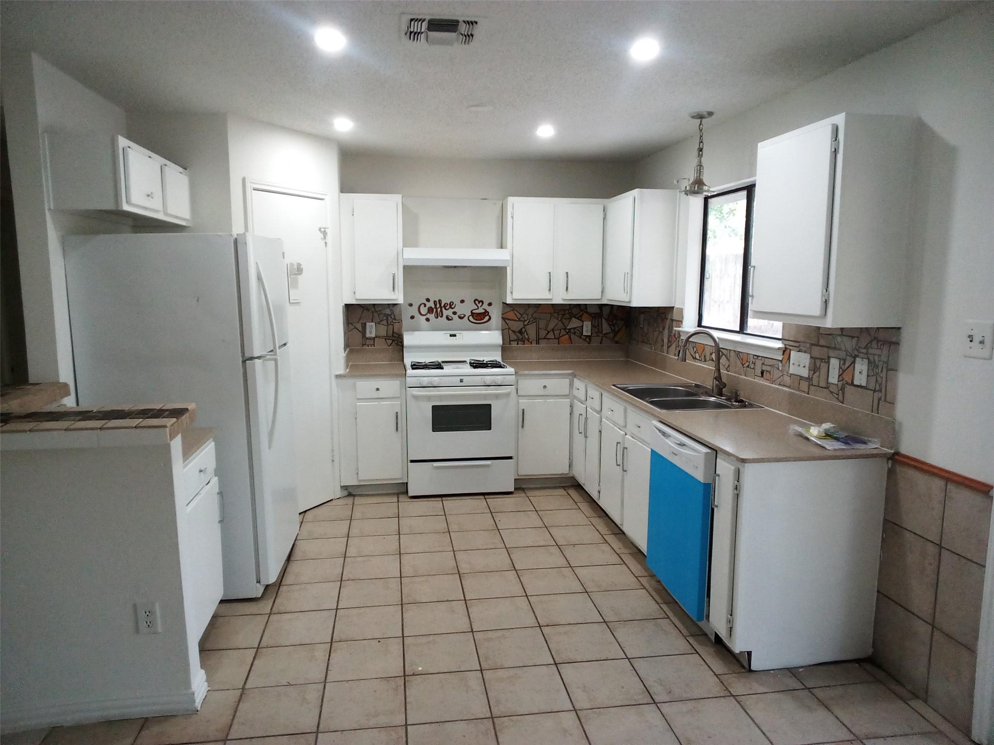 1904 Krizan Ave Property Photo 5
