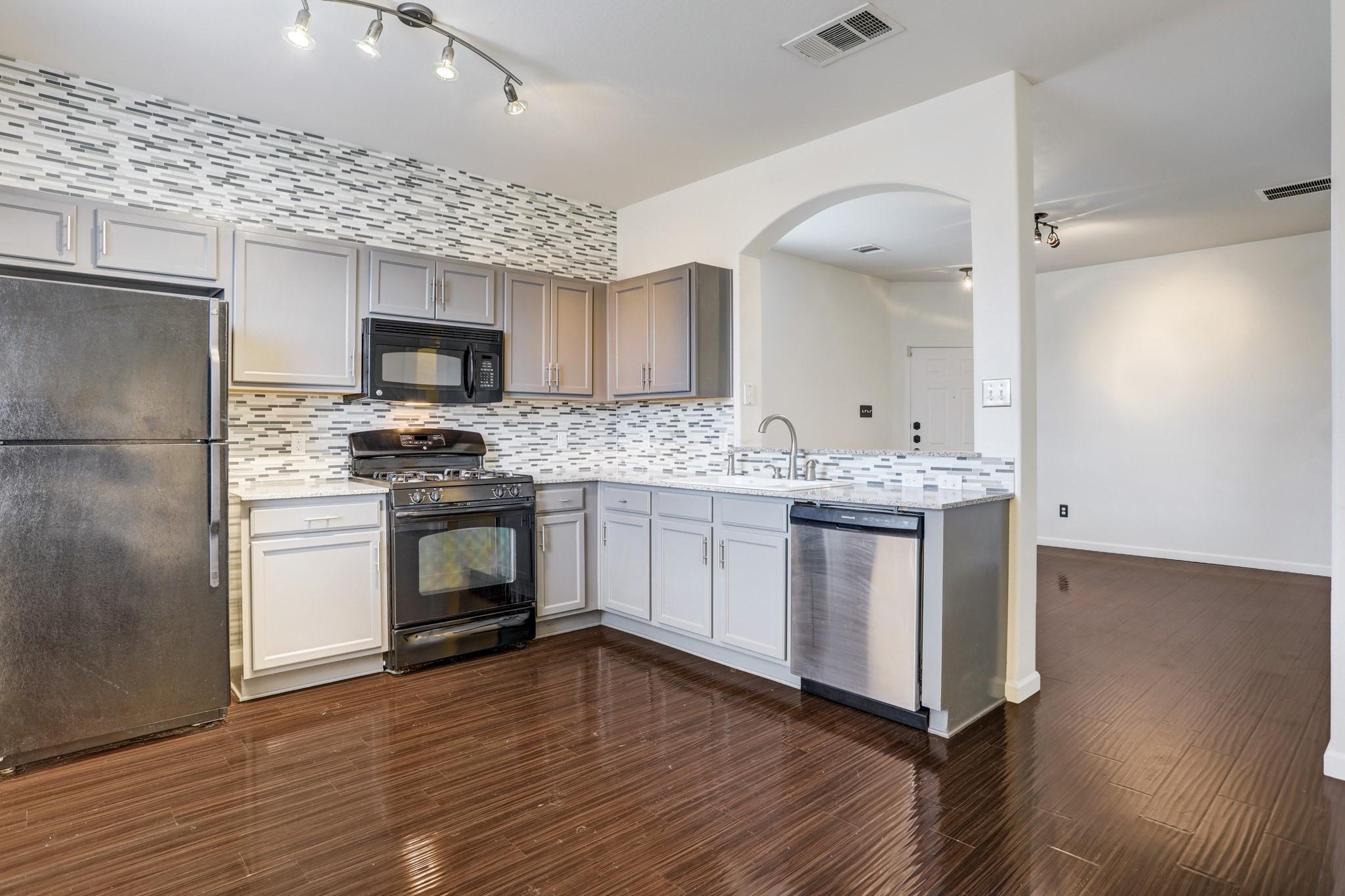 14608 Walt Whitman Trl #b Property Photo 5