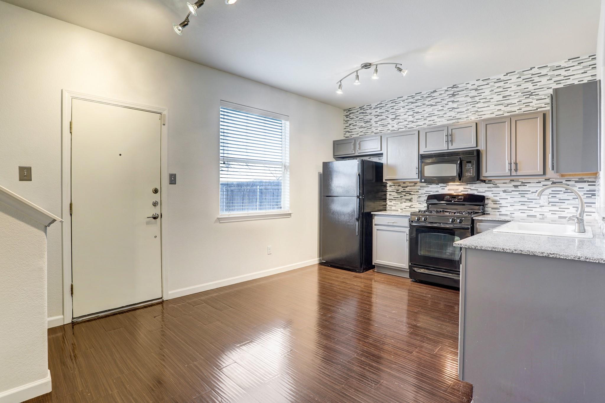 14608 Walt Whitman Trl #b Property Photo 6