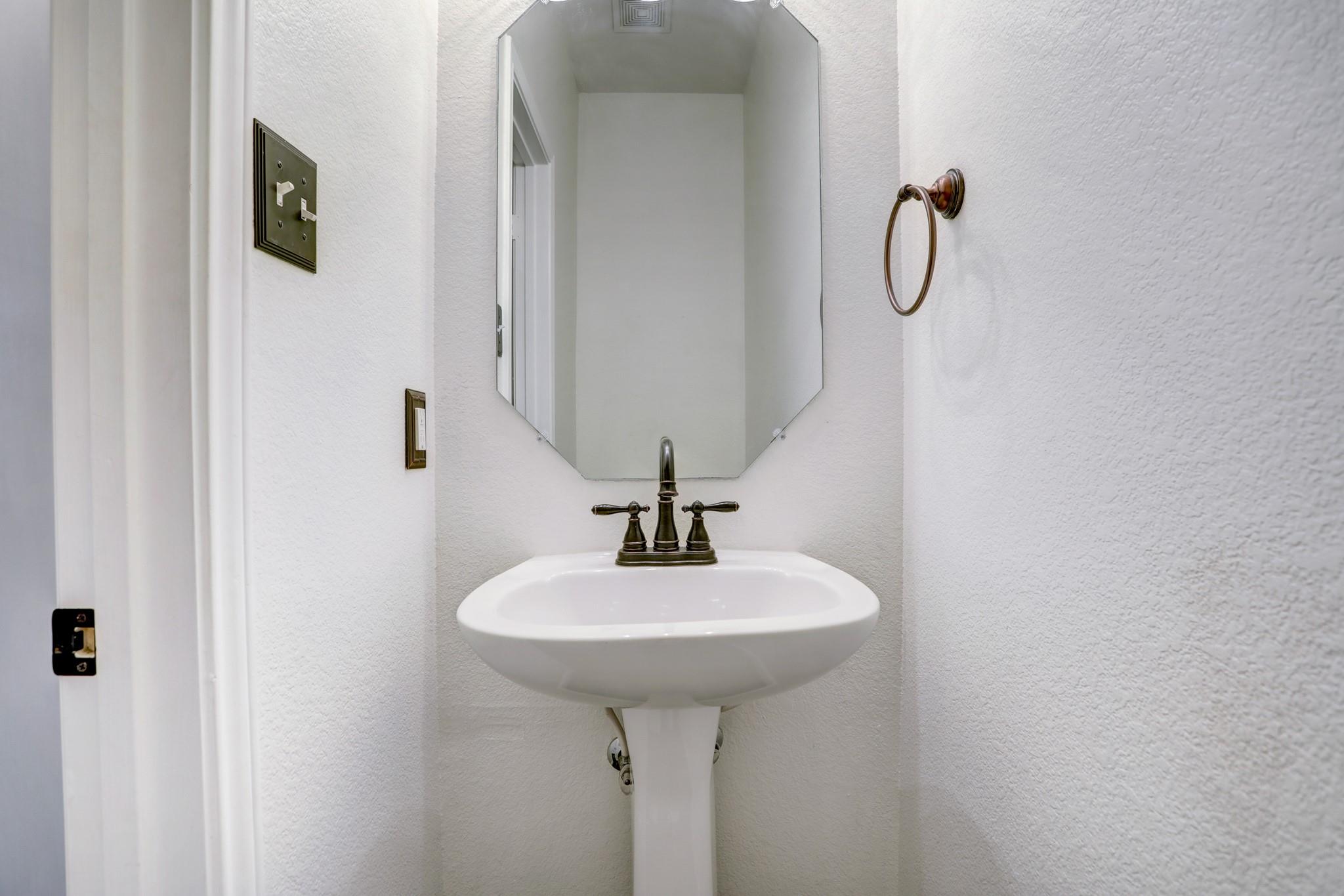 14608 Walt Whitman Trl #b Property Photo 7