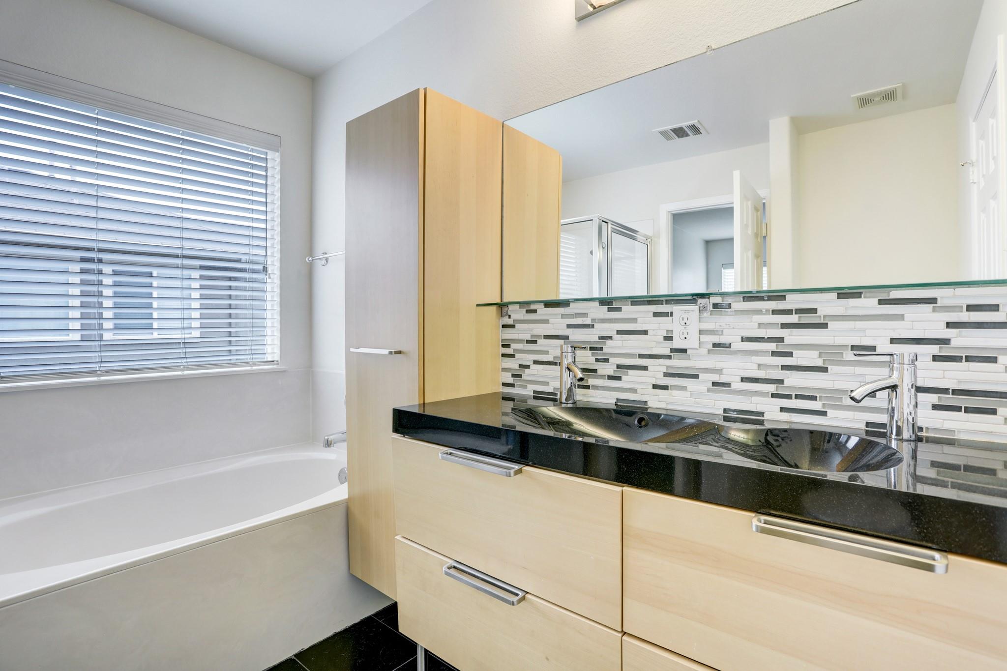 14608 Walt Whitman Trl #b Property Photo 10