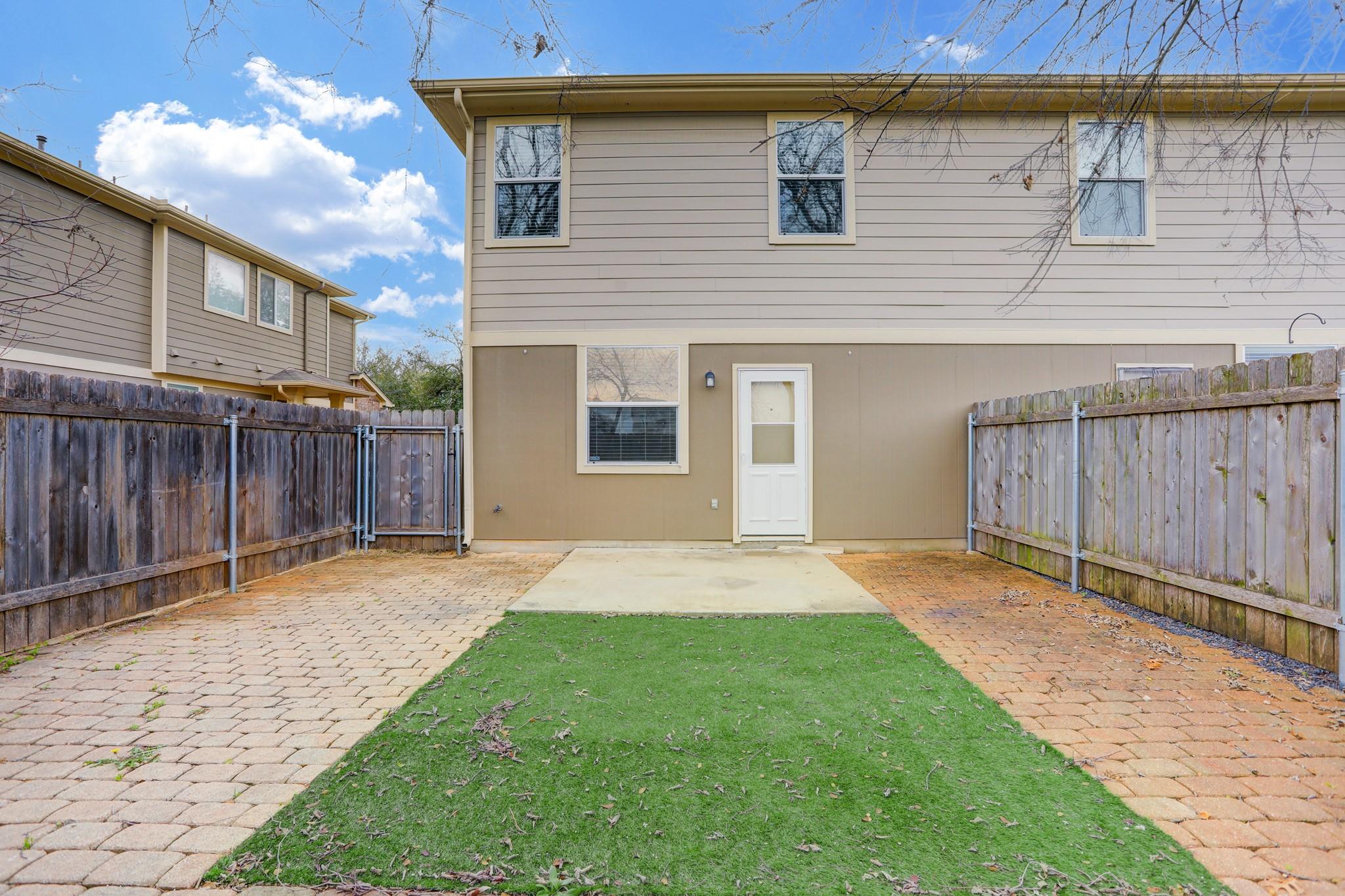 14608 Walt Whitman Trl #b Property Photo 15