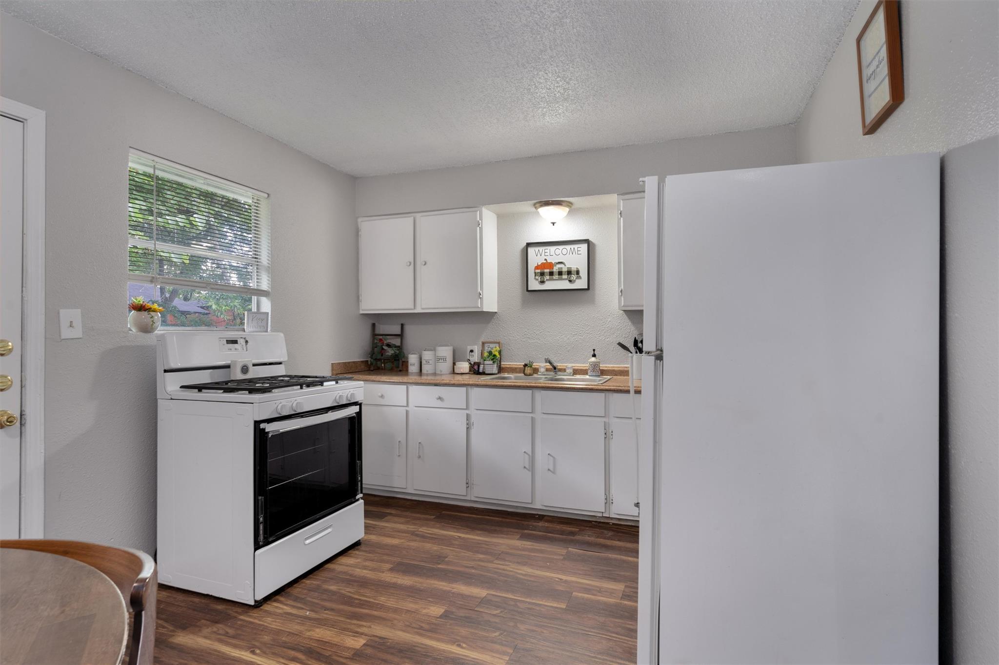 203 E Anderson Ave #a Property Photo 9