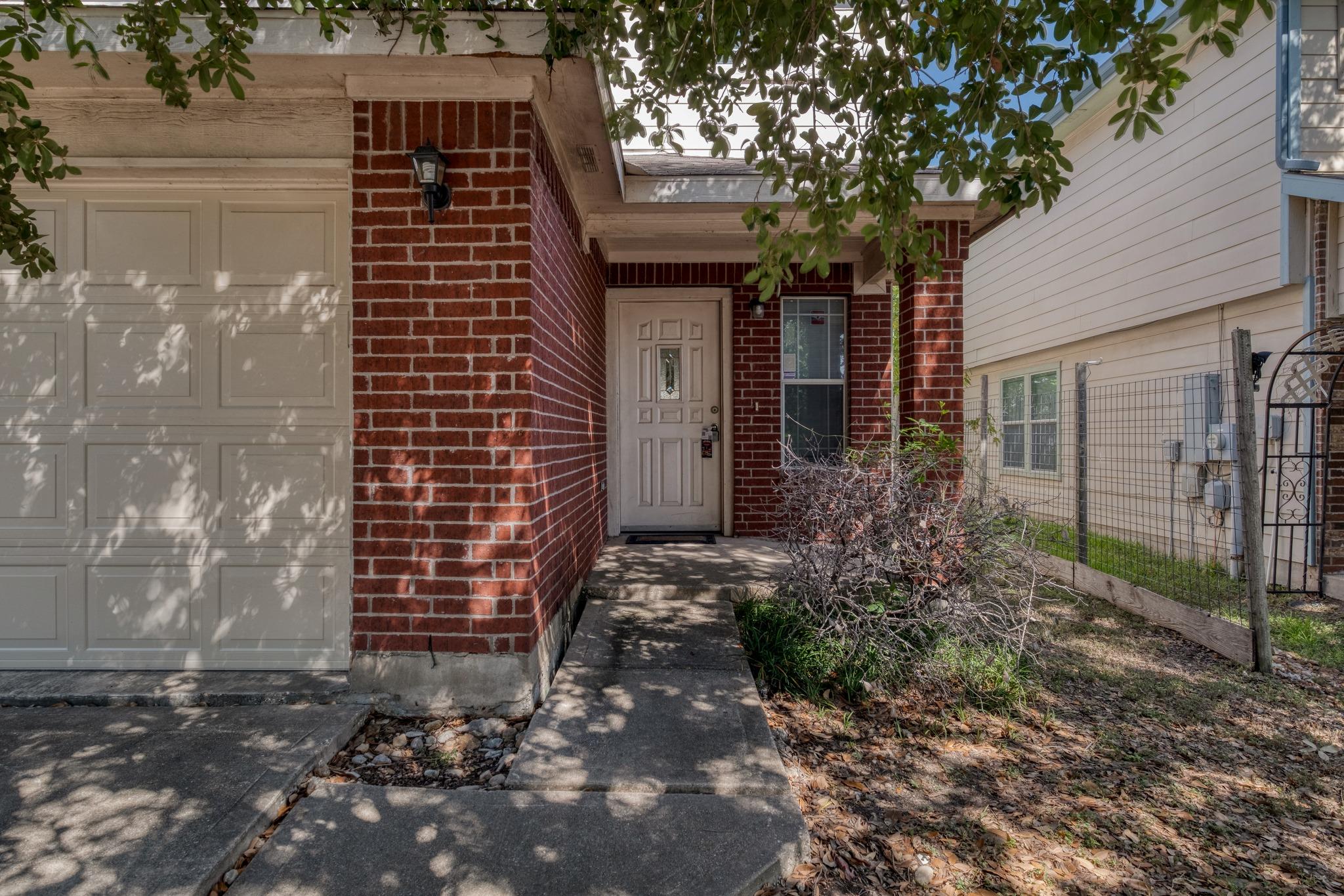 7412 Cayenne Ln Property Photo 4