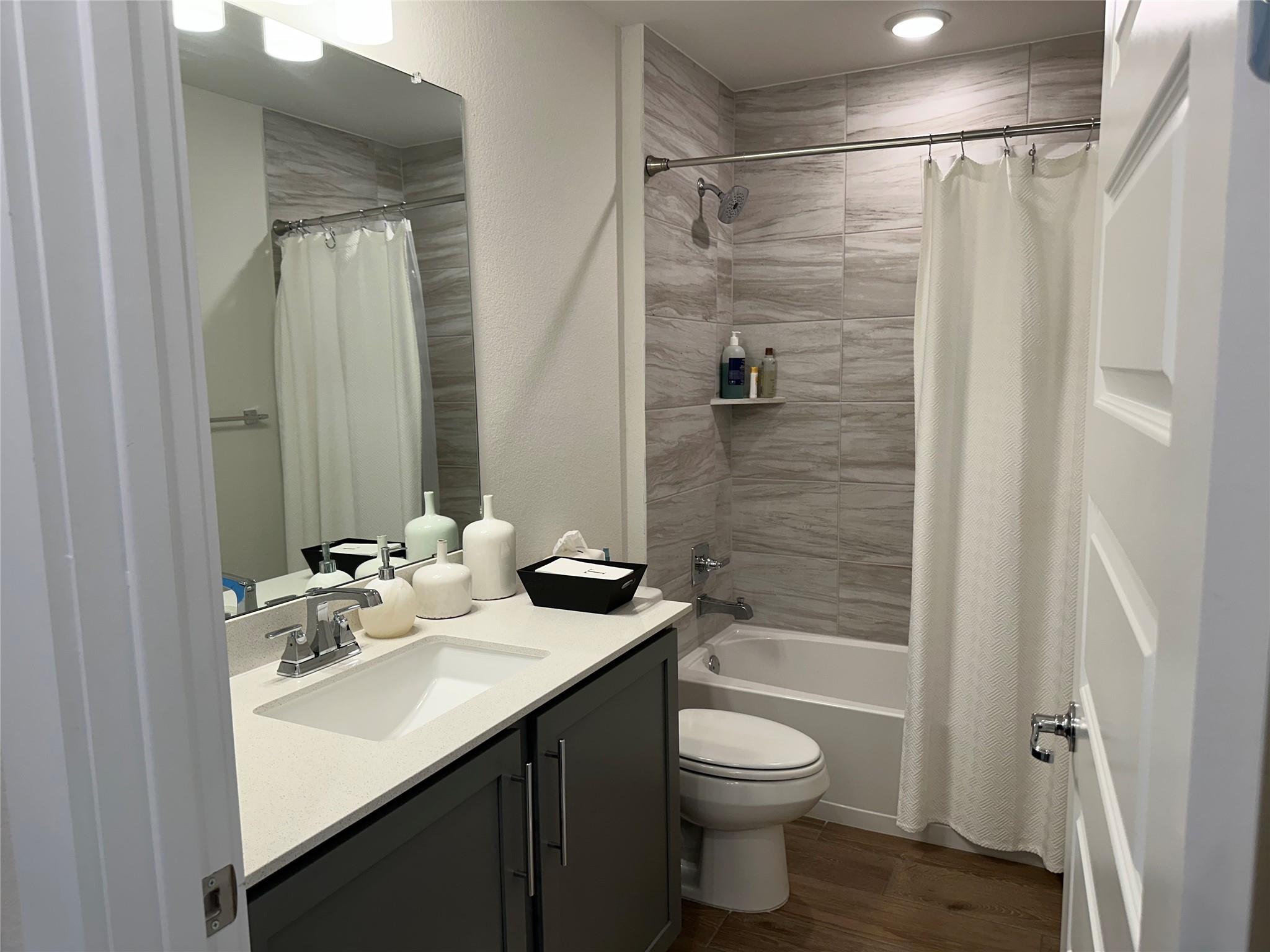 9608 Hamadryas Dr Property Photo 16