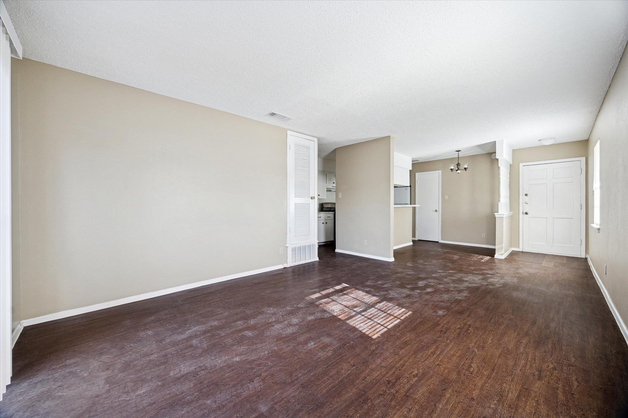 908 B Kirschner Pl Property Photo 3