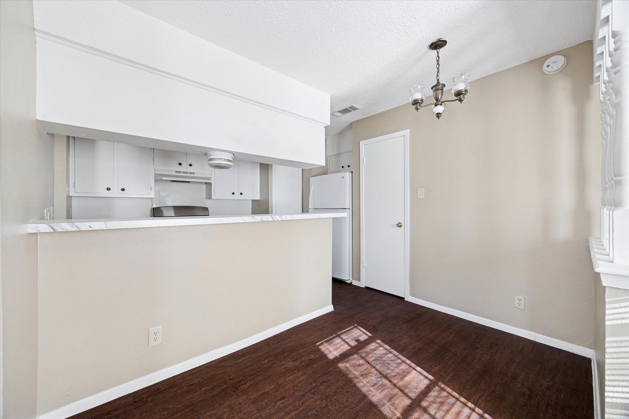 908 B Kirschner Pl Property Photo 5