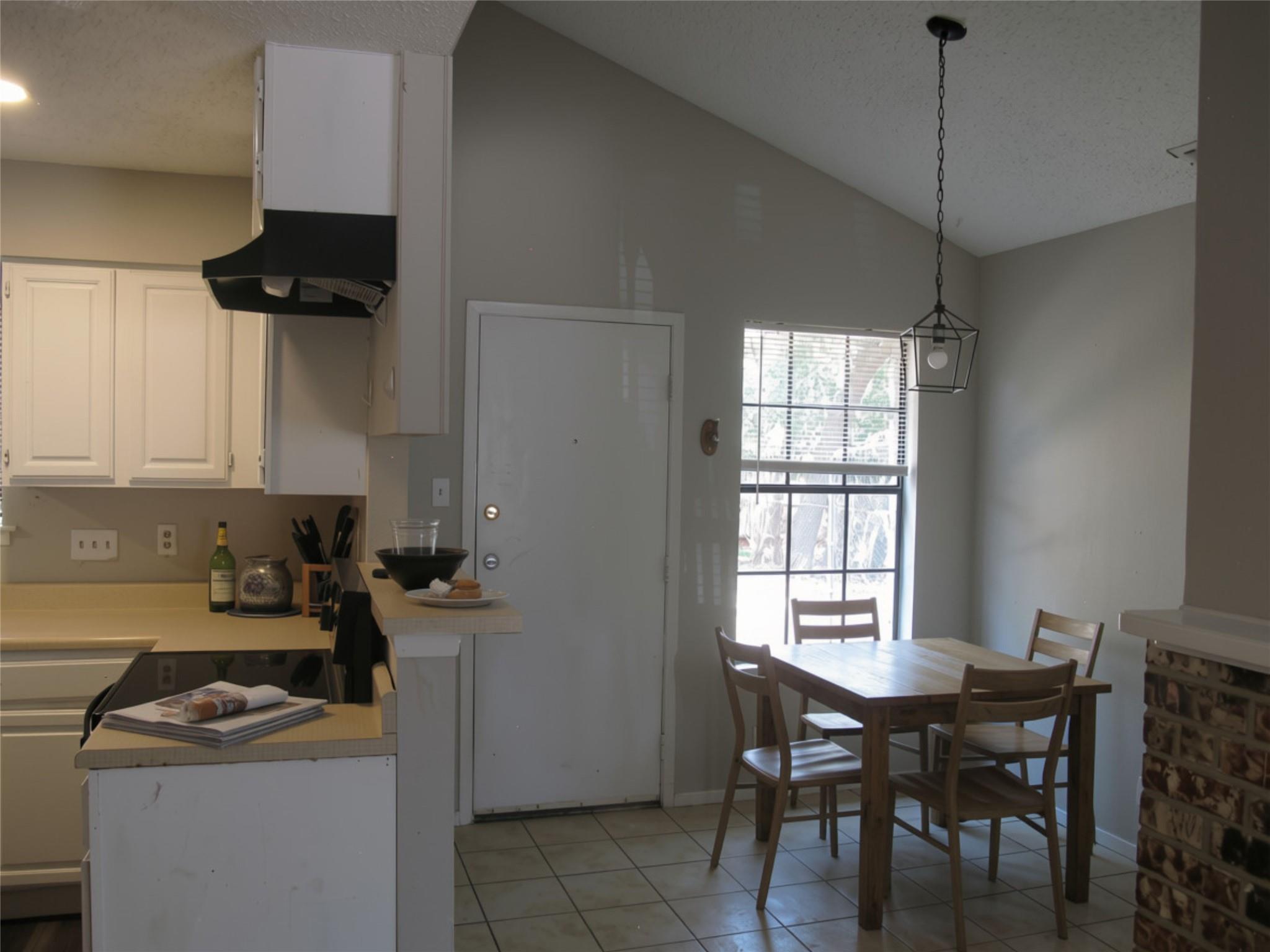 509 Algerita Dr #b Property Photo 8