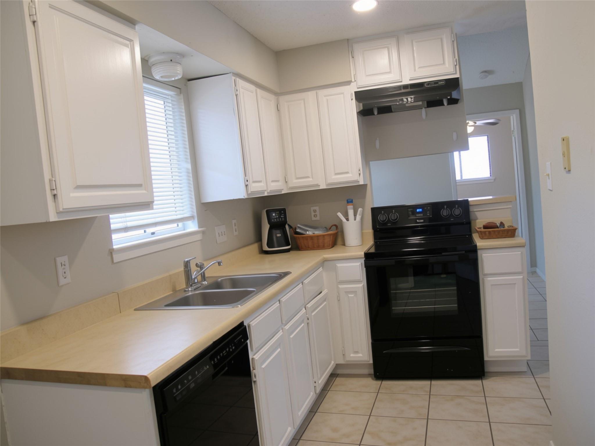 509 Algerita Dr #b Property Photo 9