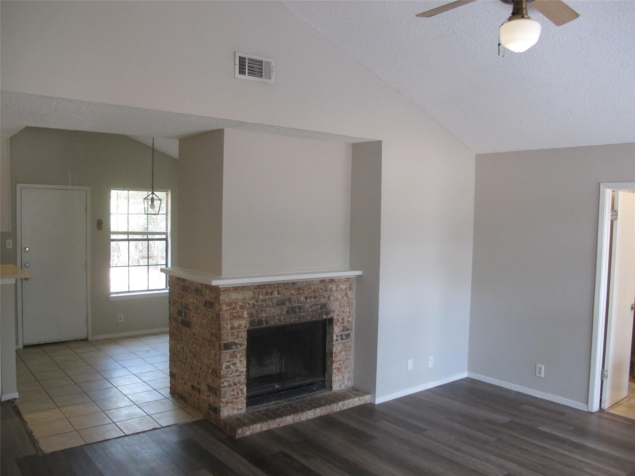 509 Algerita Dr #b Property Photo 14