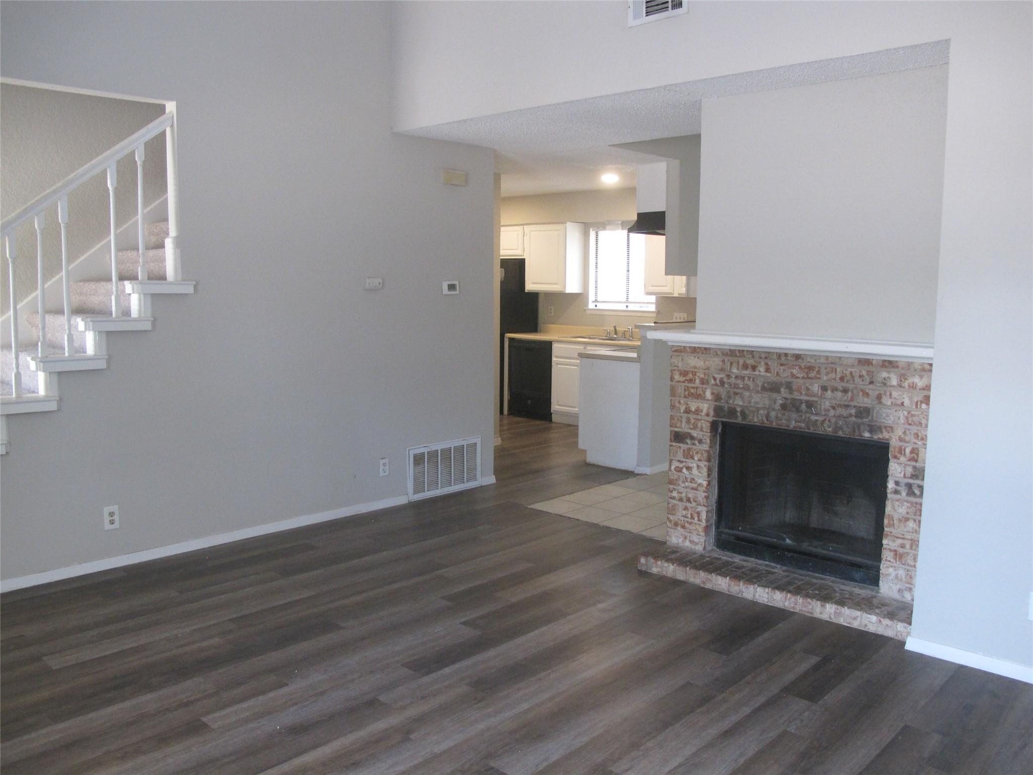 509 Algerita Dr #b Property Photo 15