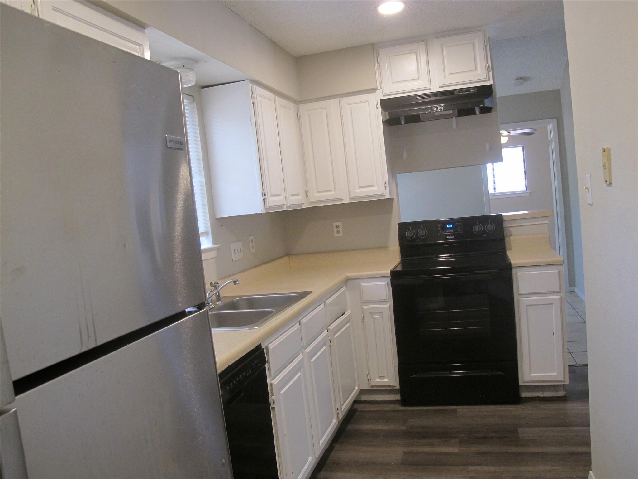 509 Algerita Dr #b Property Photo 21