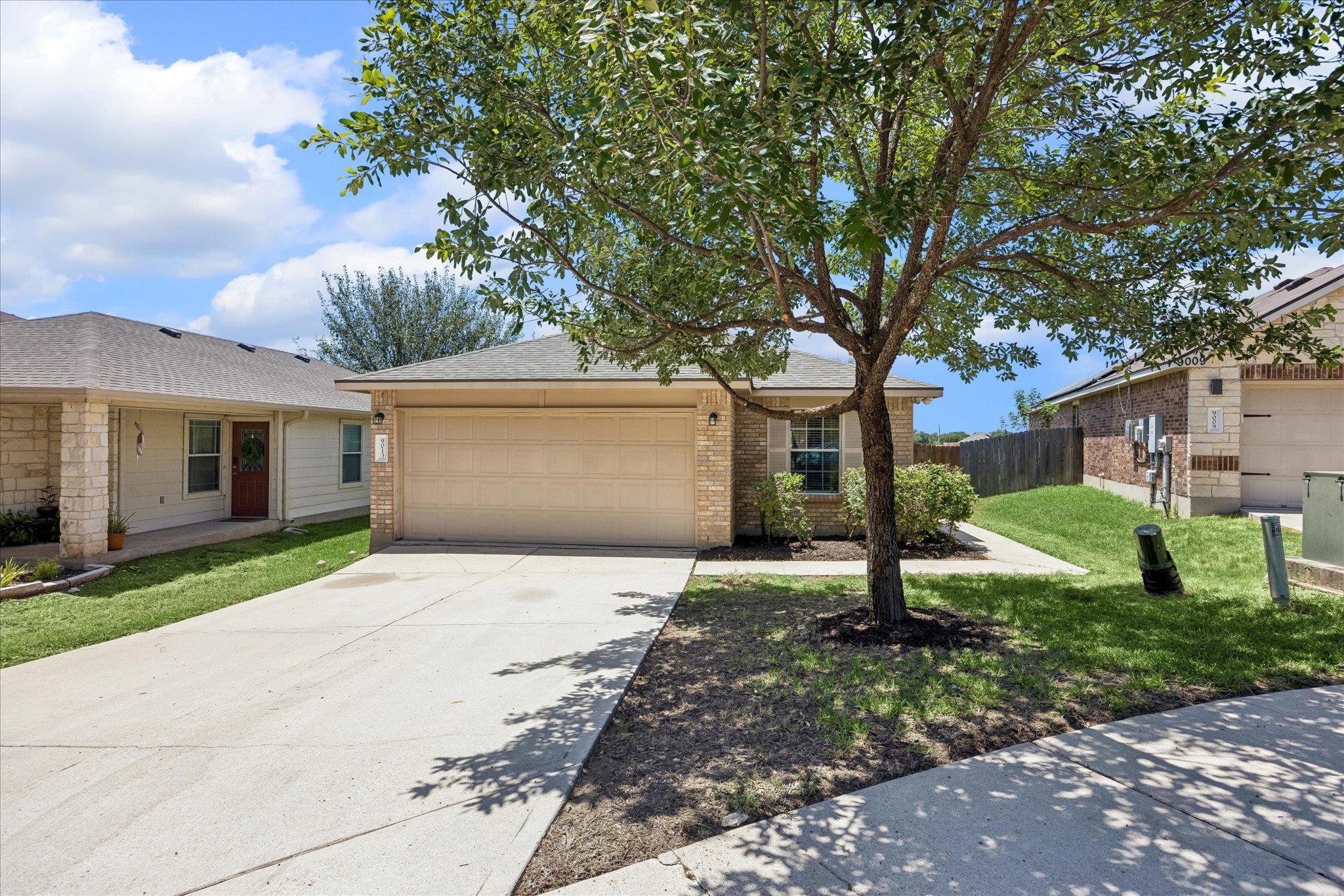 9013 Berryline Cv Property Photo 2