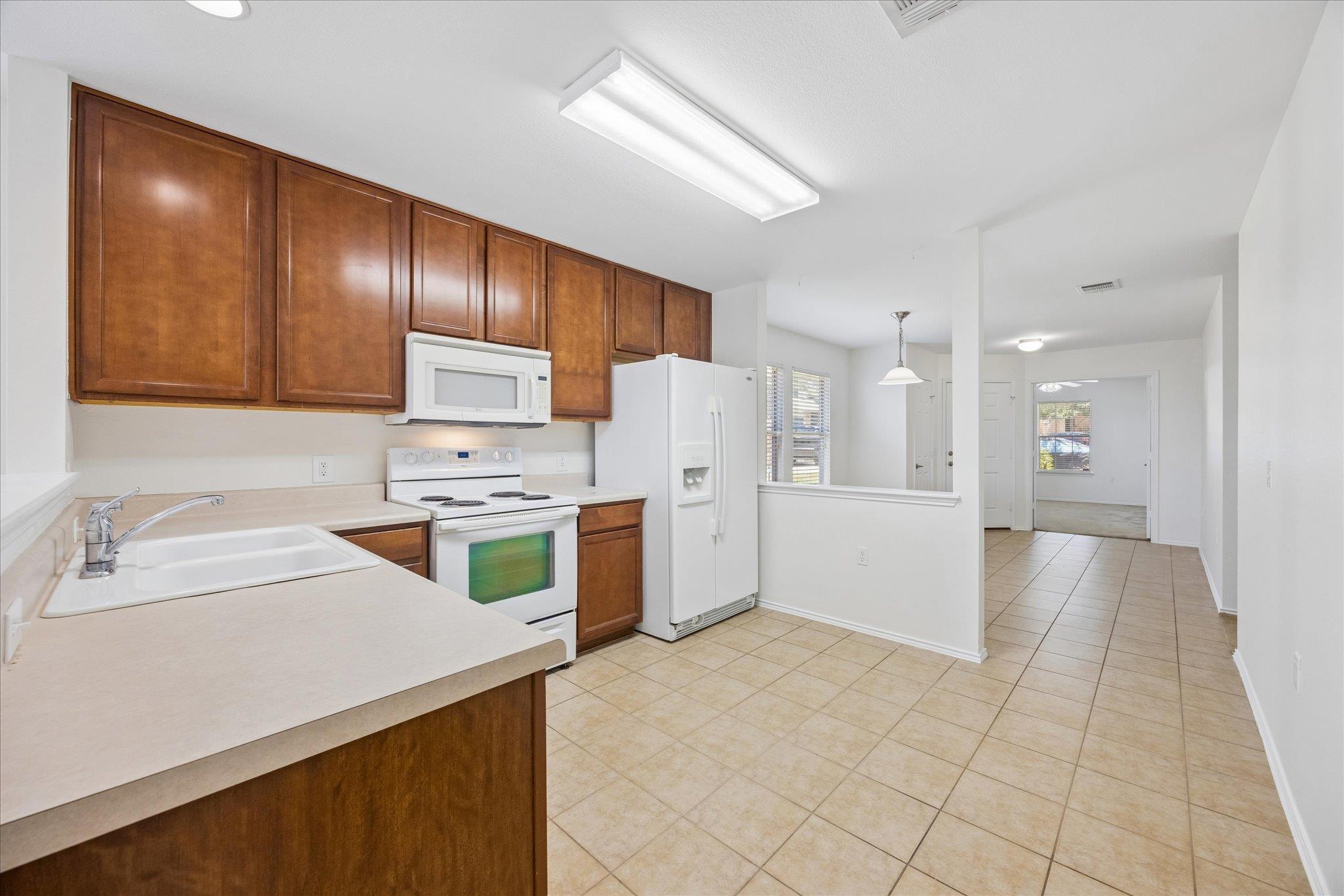 9013 Berryline Cv Property Photo 14