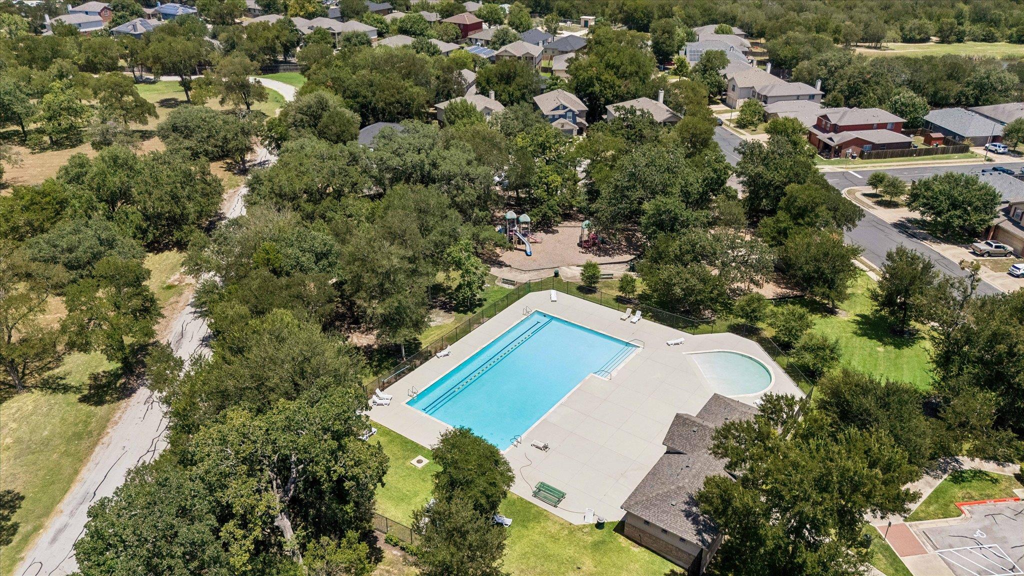 9013 Berryline Cv Property Photo 32