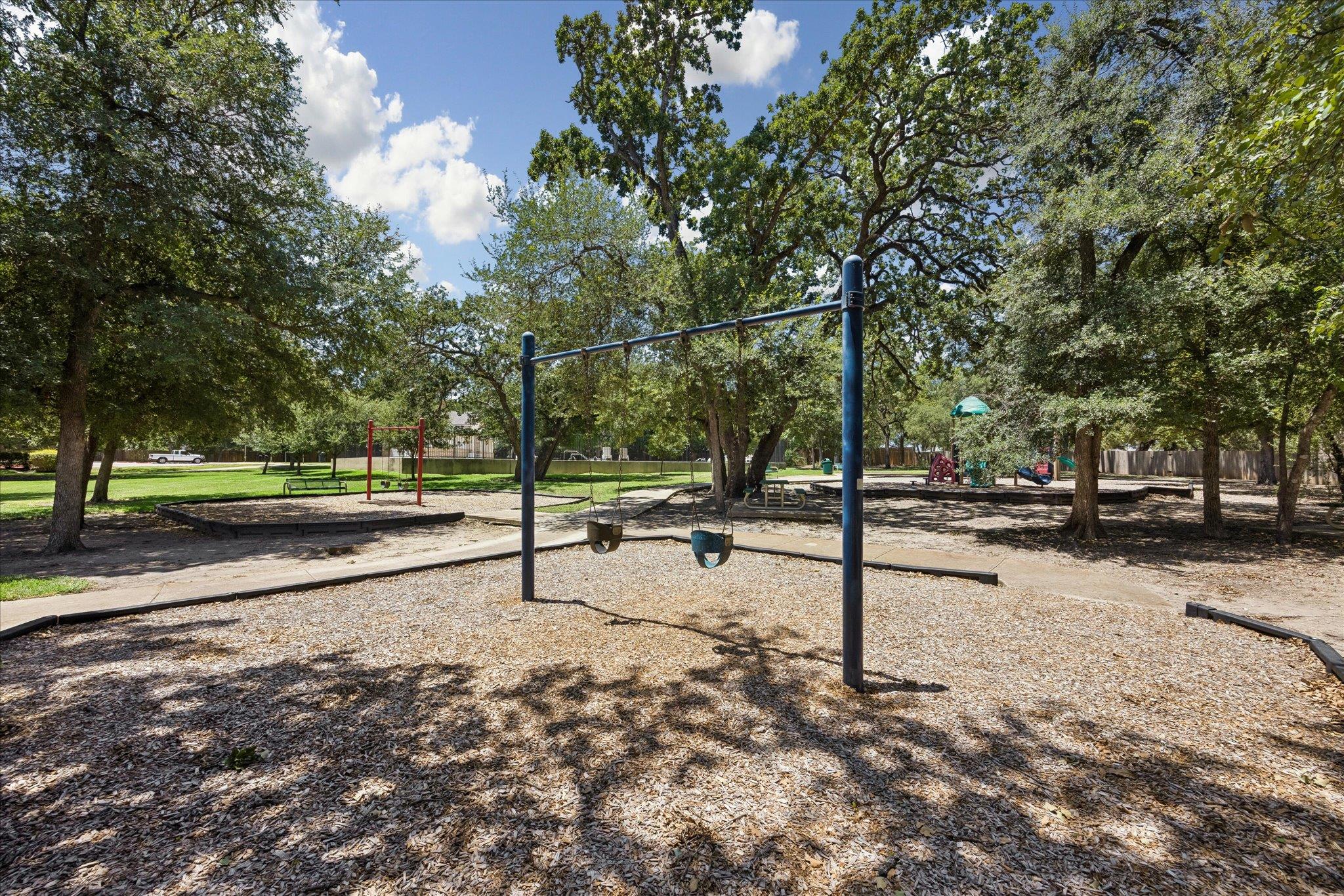 9013 Berryline Cv Property Photo 40