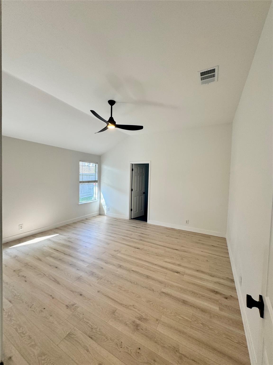 203 Little Lake Rd Property Photo 17
