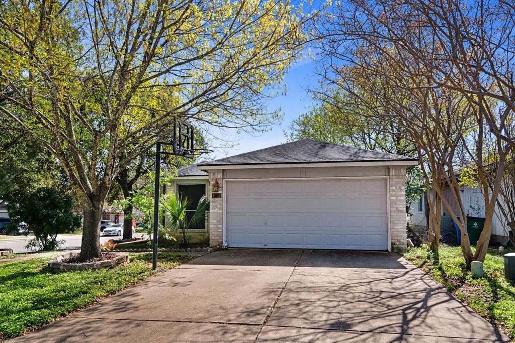 1001 Apple Cross Dr Property Photo 1