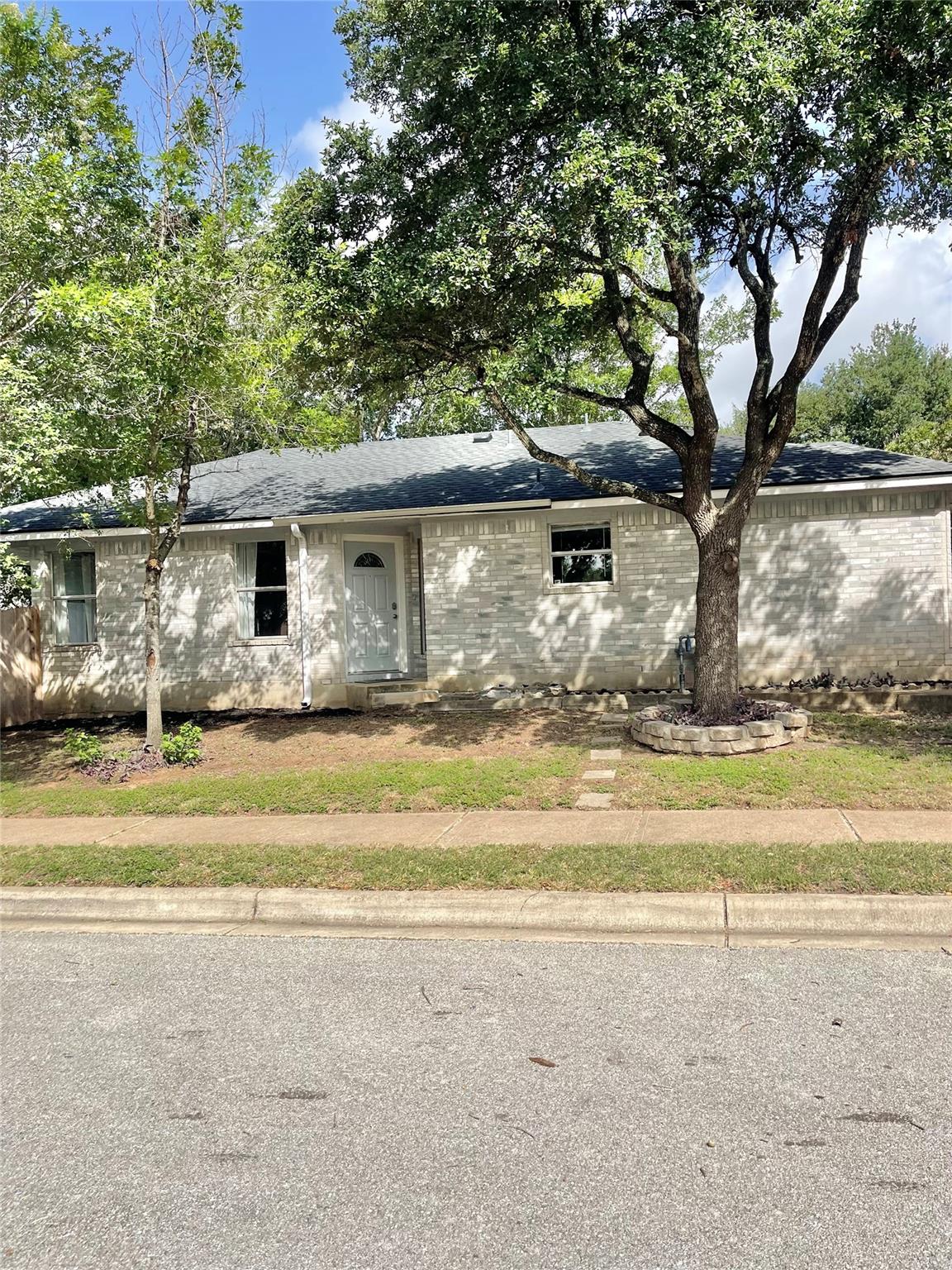 1001 Apple Cross Dr Property Photo 3