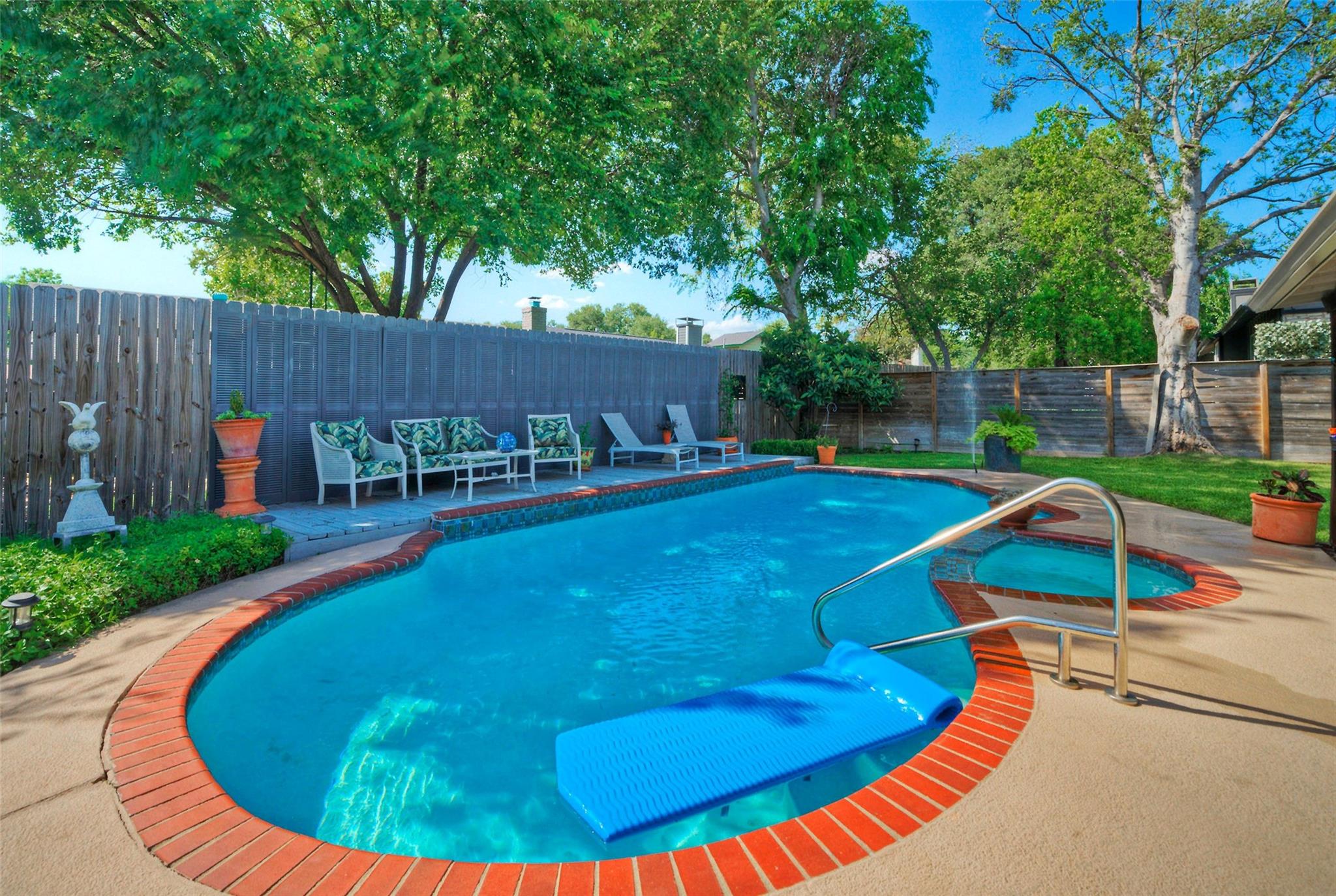 10606 Barnhill Dr Property Photo 1