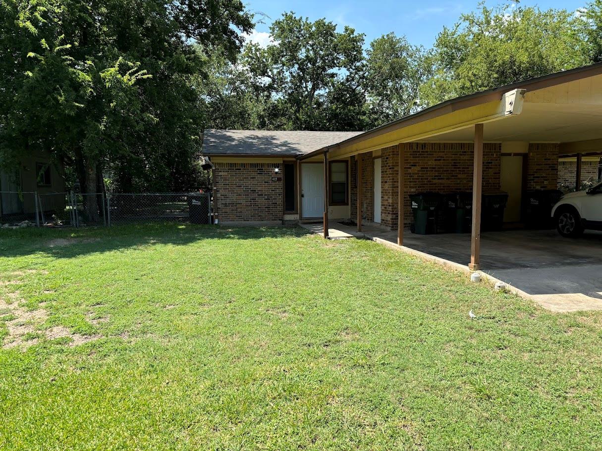 417 Live Oak St Property Photo 1