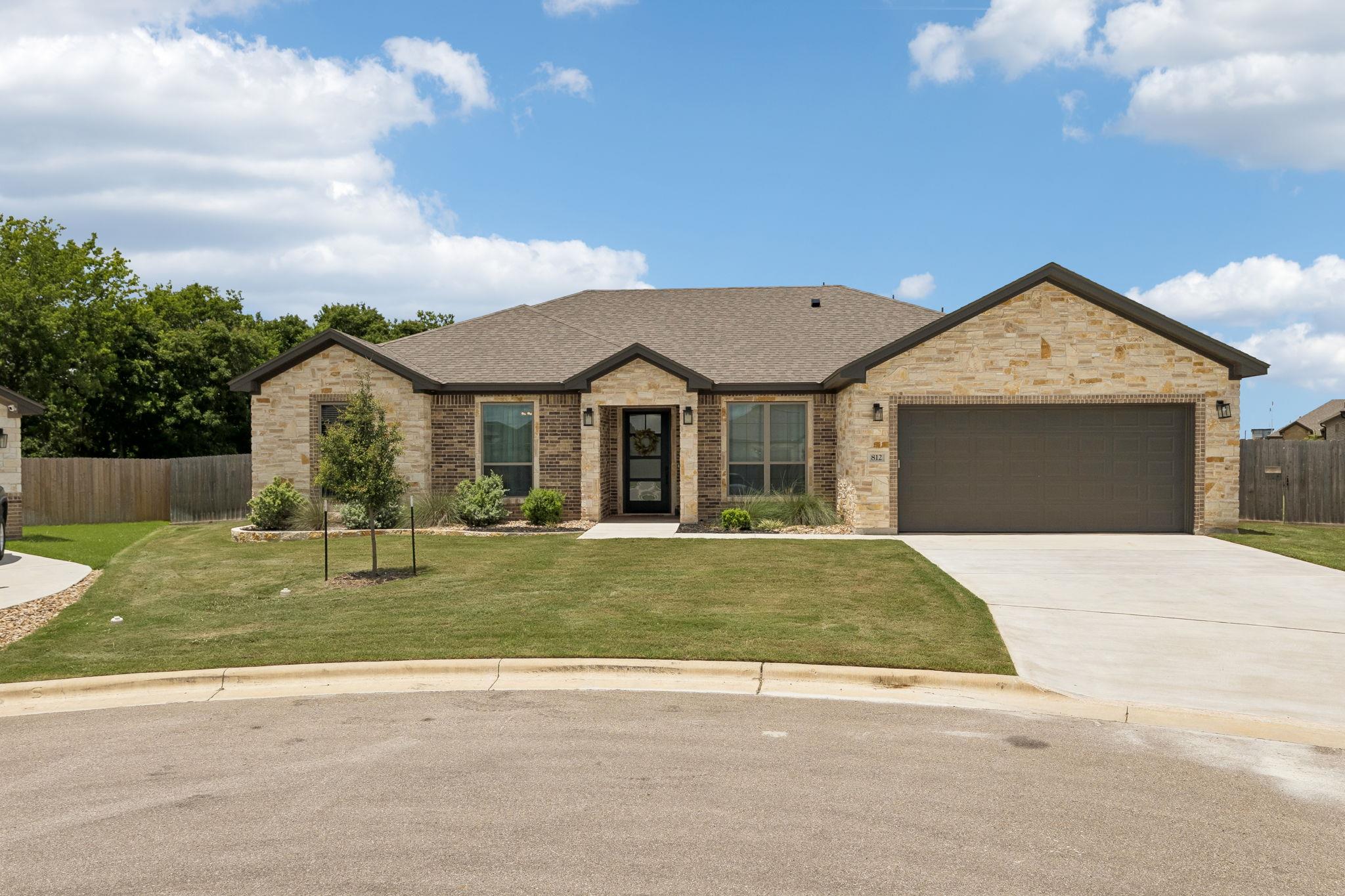 812 Eagle Claw Cv Property Photo 1