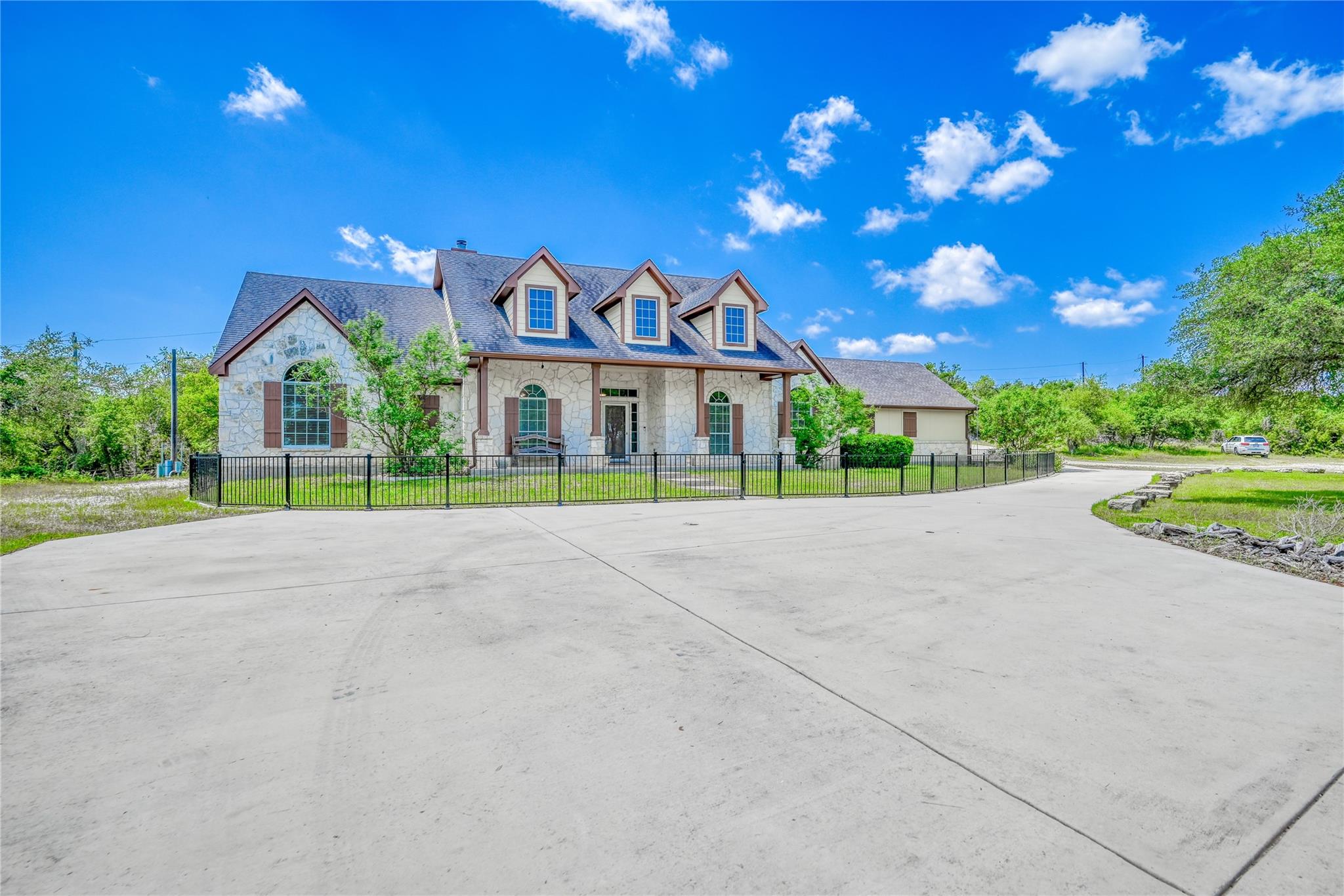 271 Rollin N Ranch Rd Property Photo 1