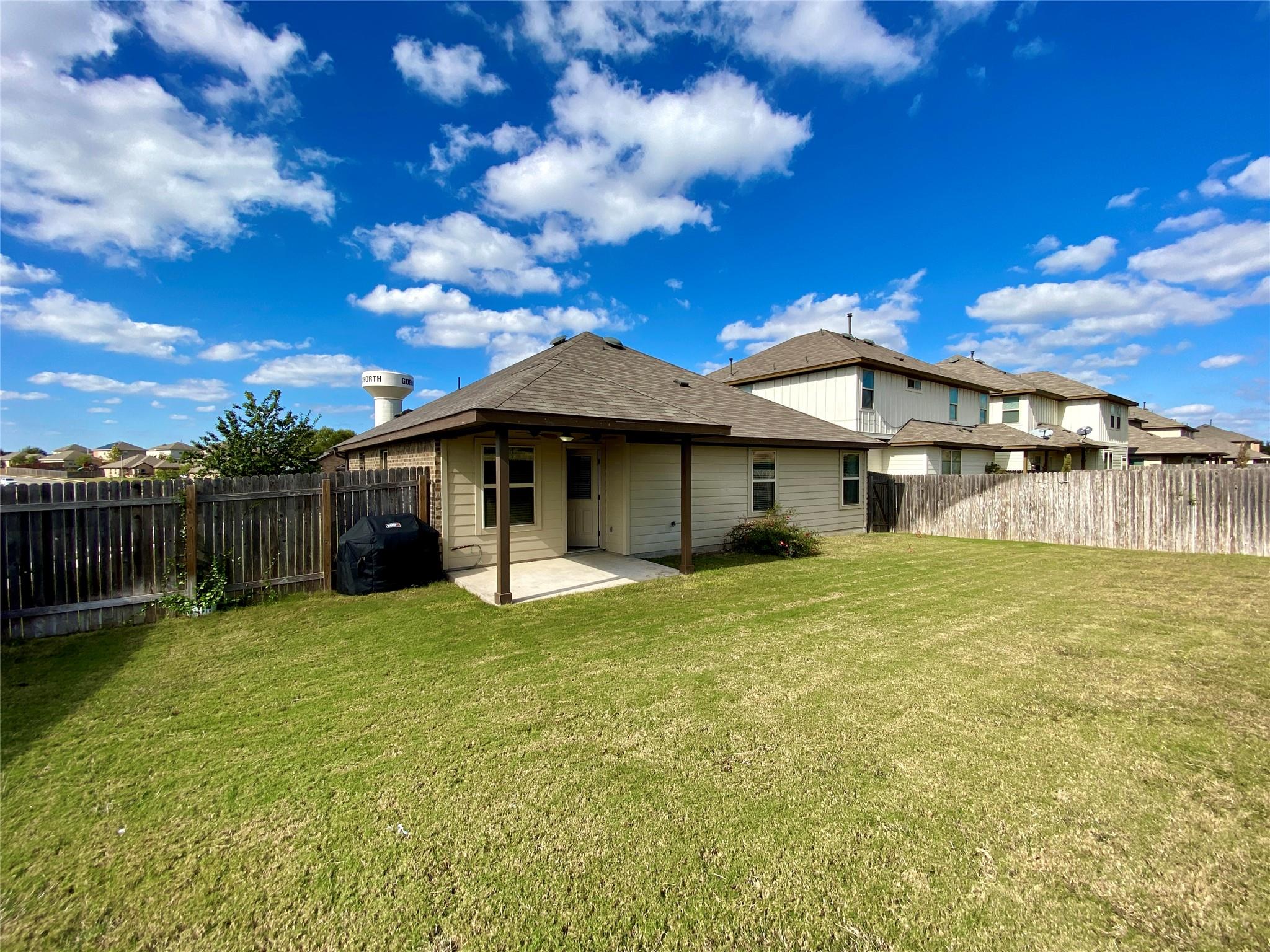 466 Eagle Brook Ln Property Photo 10