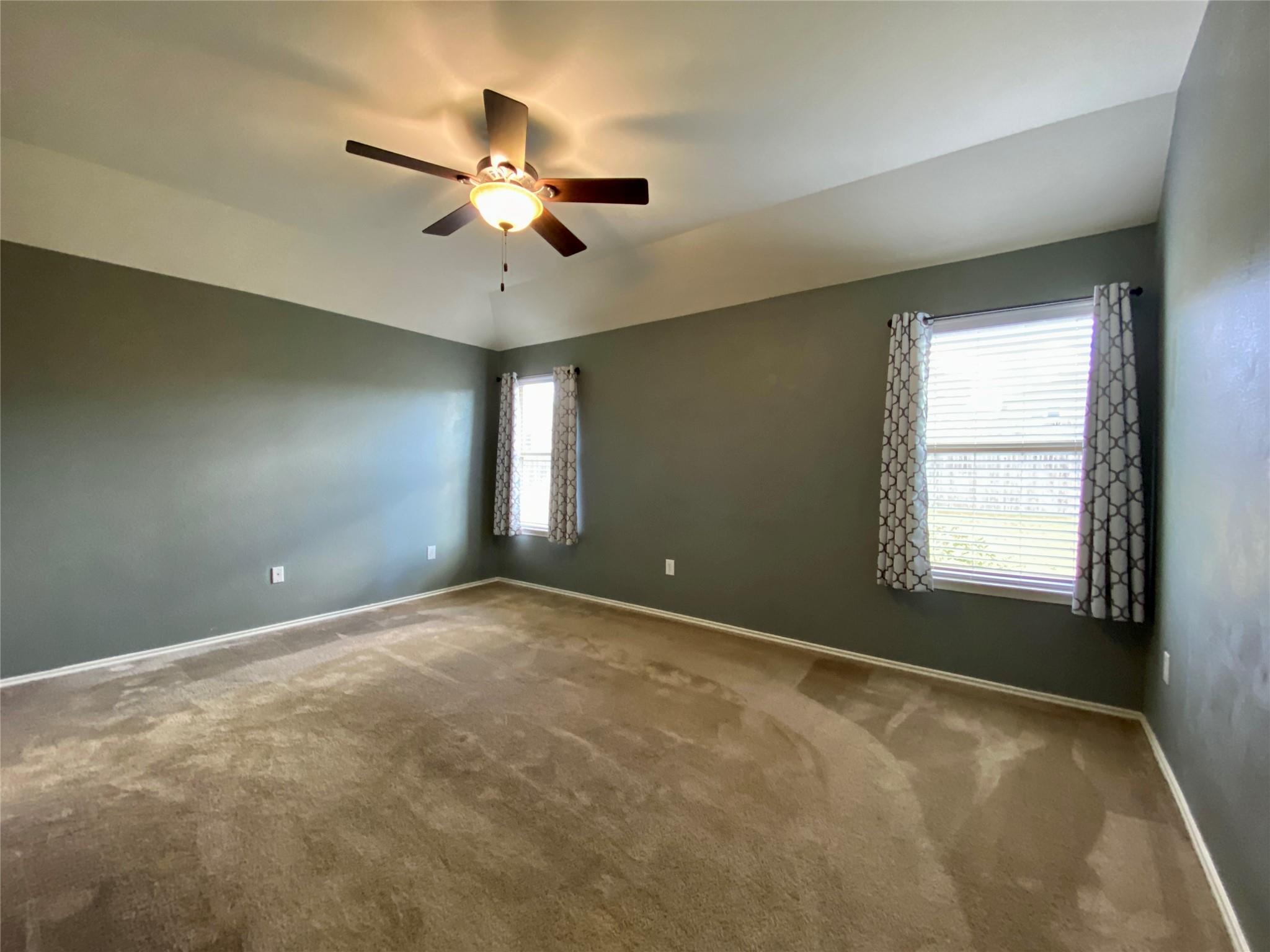 466 Eagle Brook Ln Property Photo 12