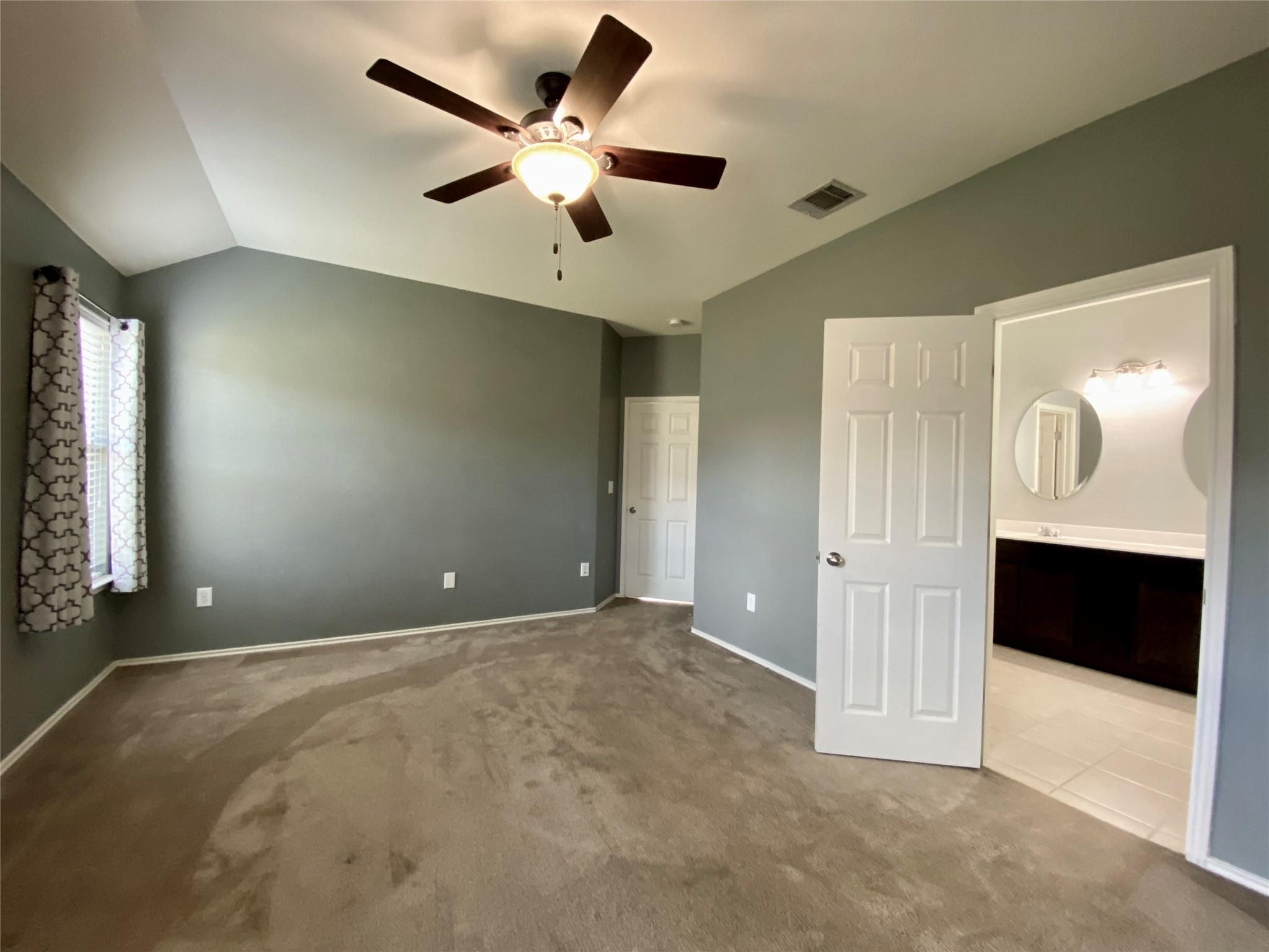 466 Eagle Brook Ln Property Photo 14