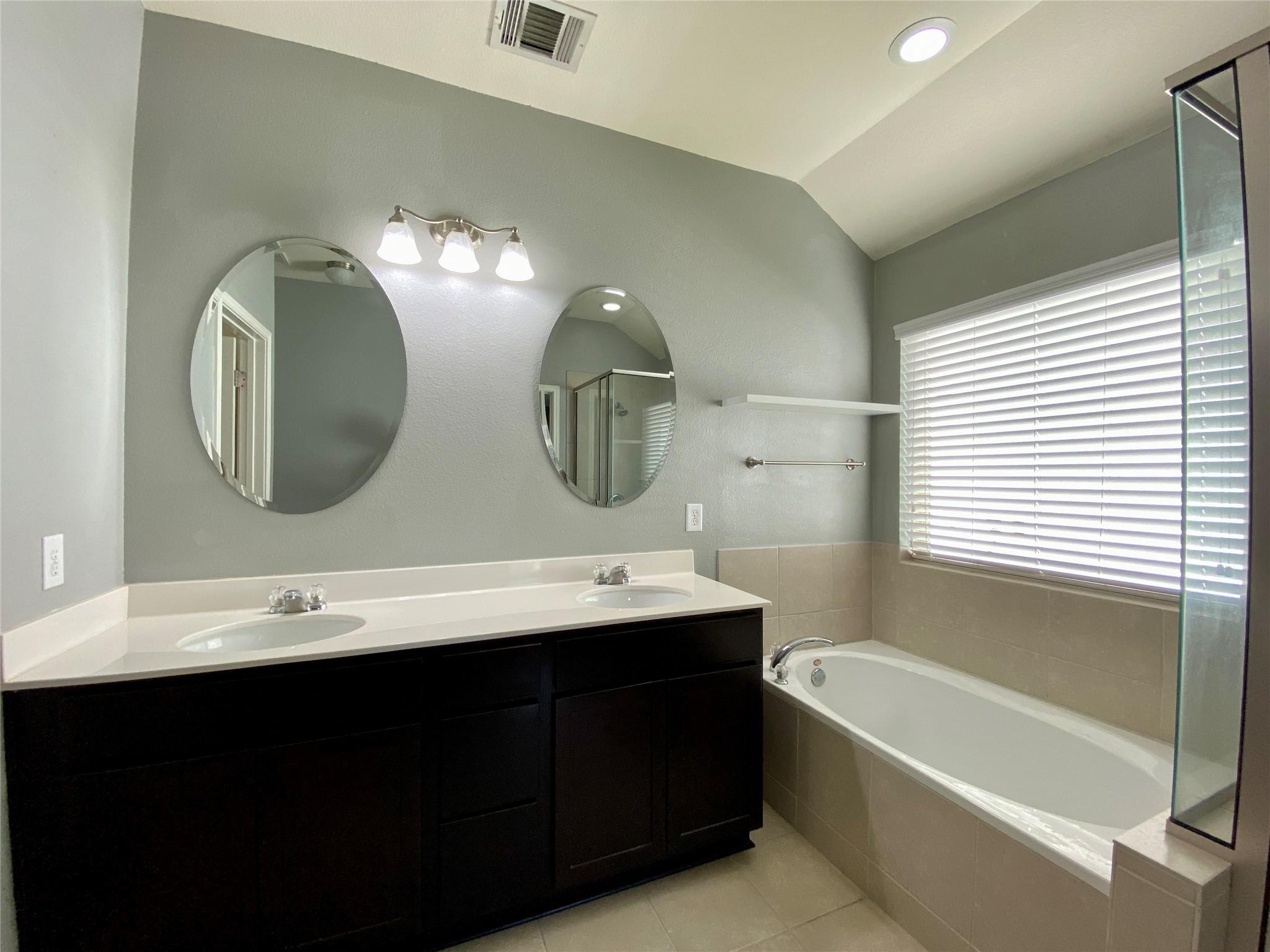 466 Eagle Brook Ln Property Photo 15