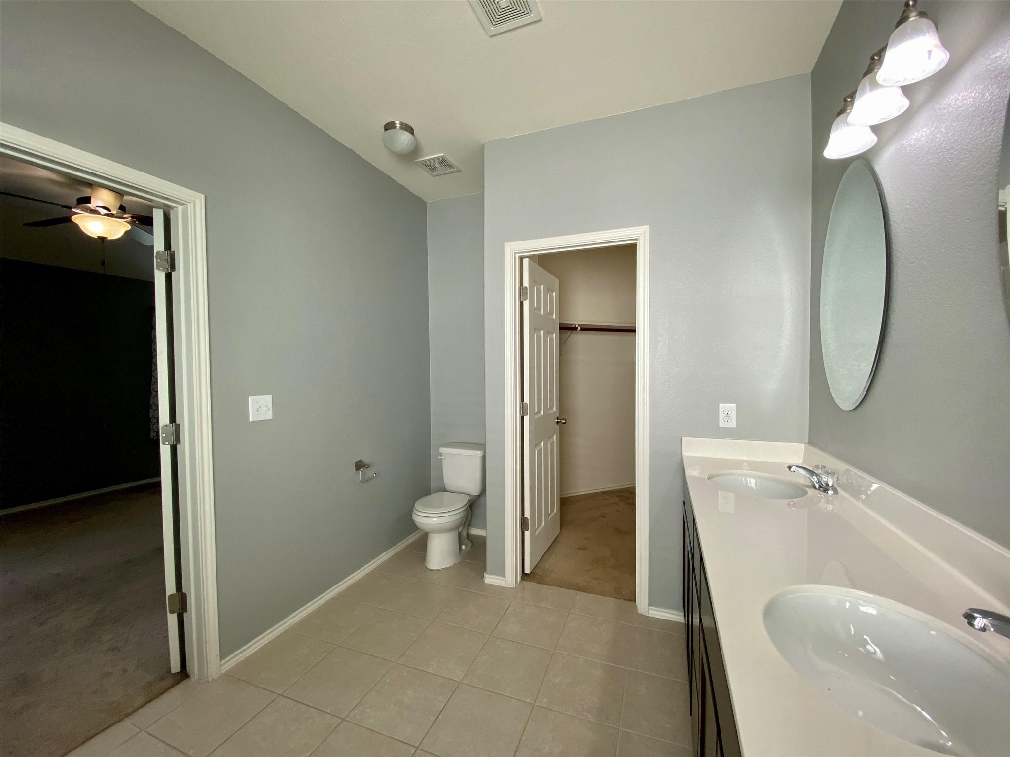 466 Eagle Brook Ln Property Photo 17