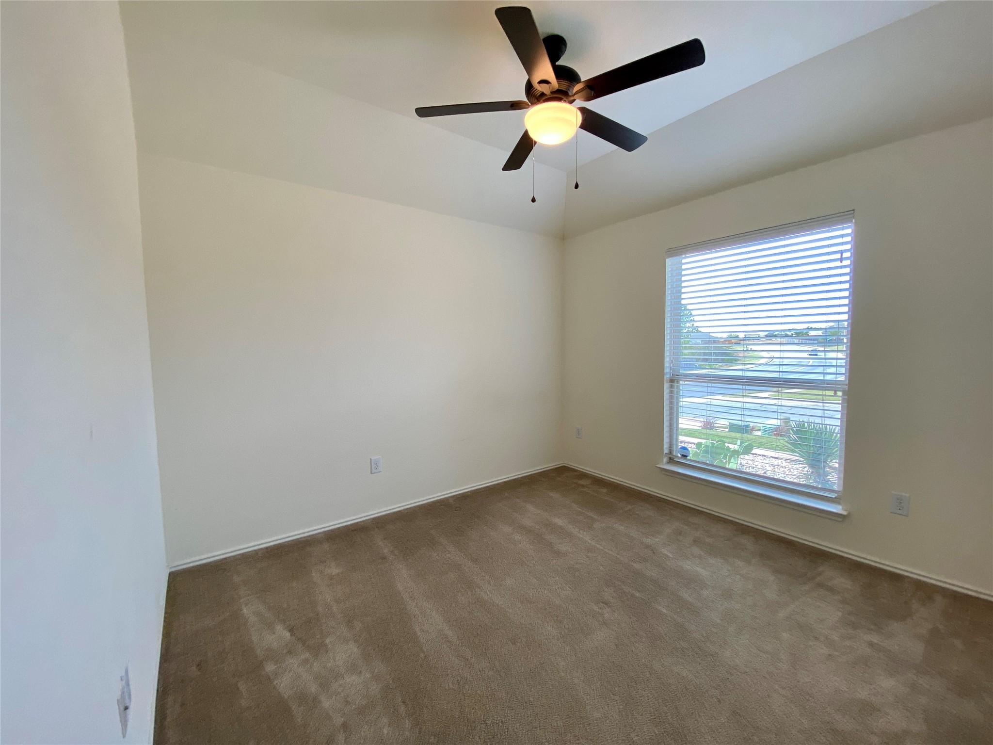 466 Eagle Brook Ln Property Photo 23