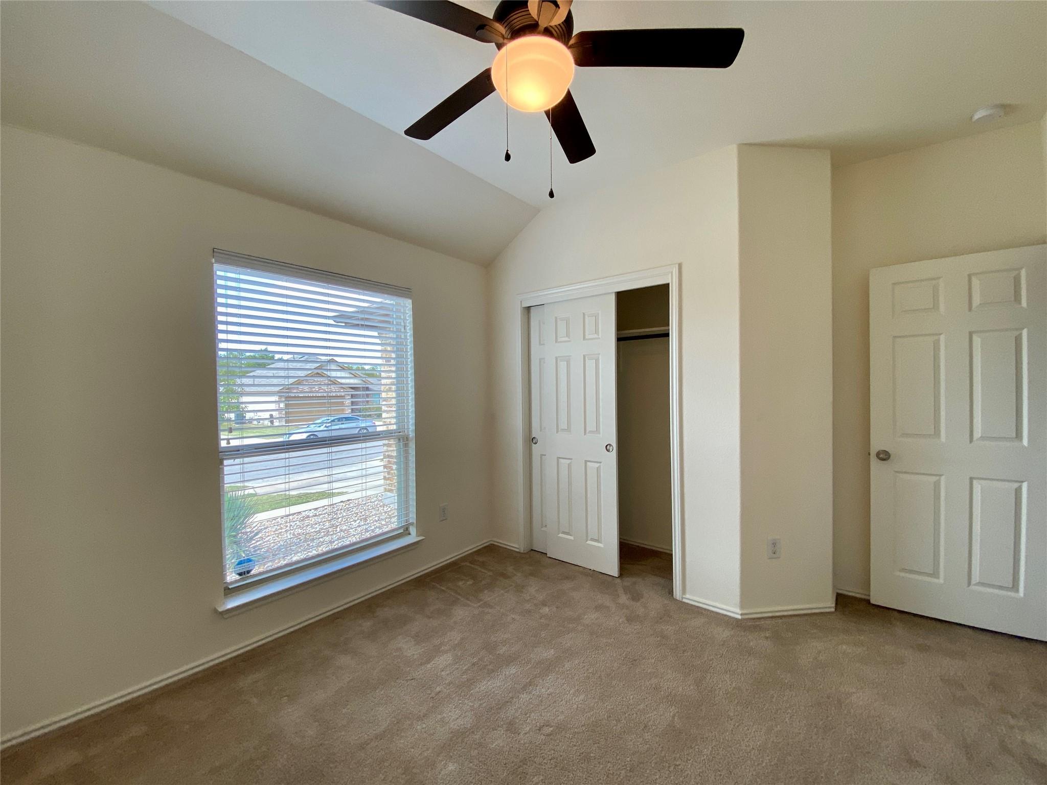 466 Eagle Brook Ln Property Photo 24