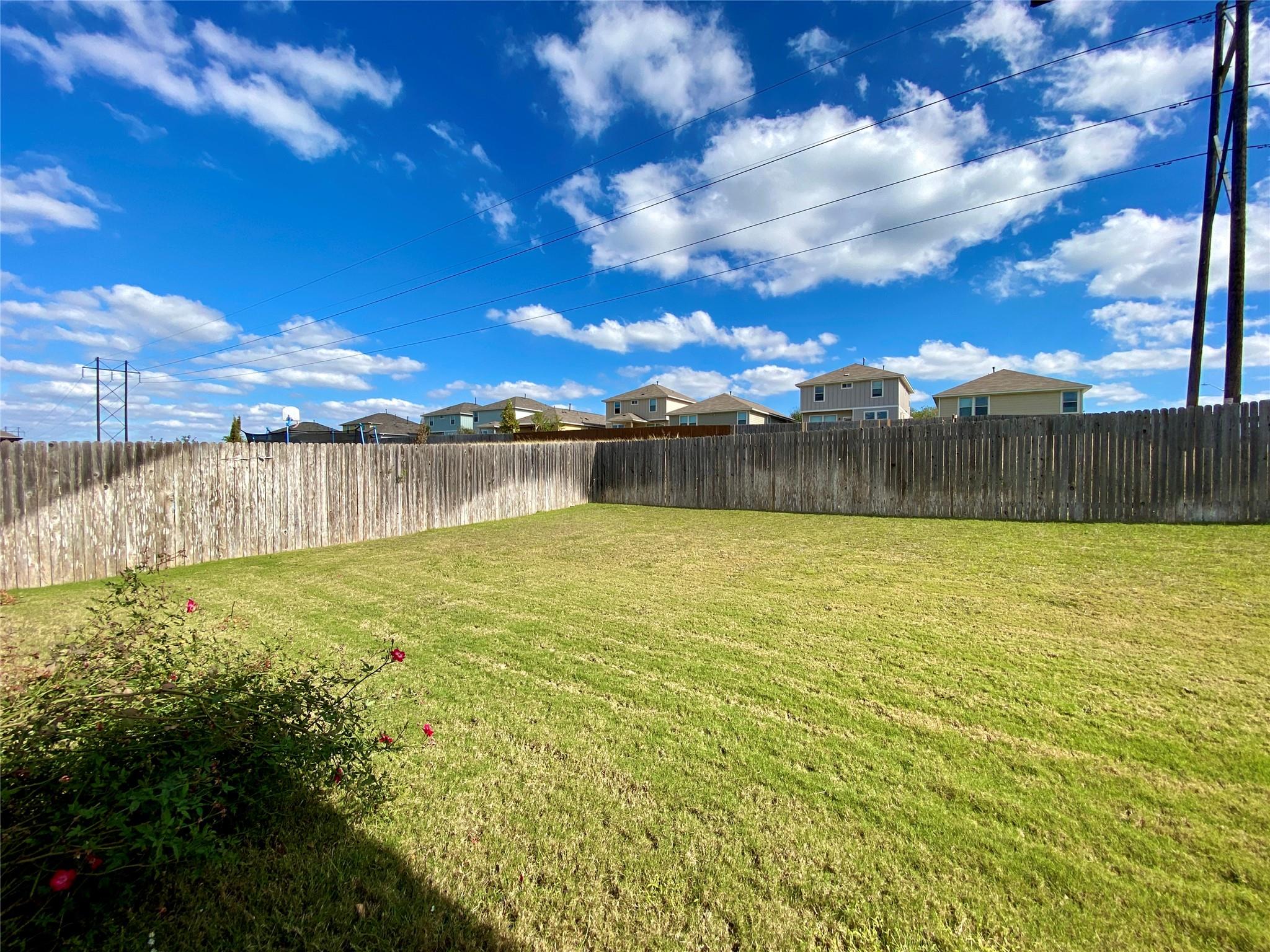 466 Eagle Brook Ln Property Photo 28