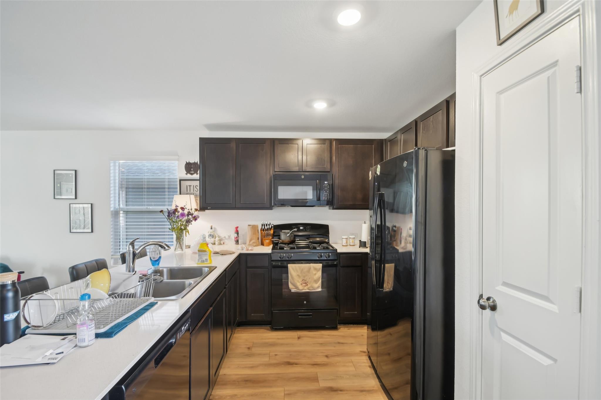 857 Powell St Property Photo 10