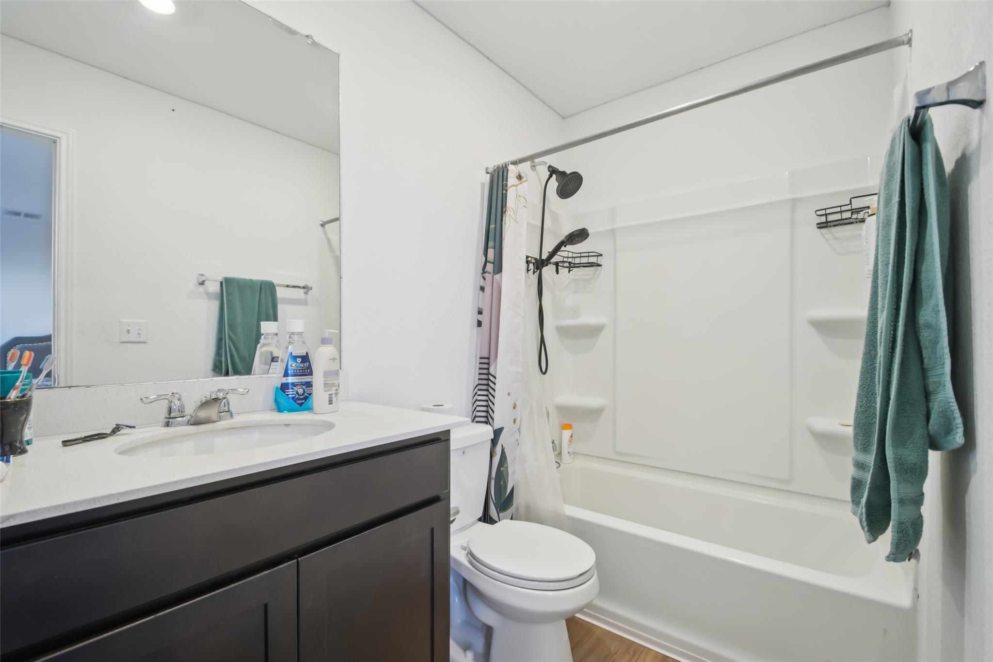 857 Powell St Property Photo 20